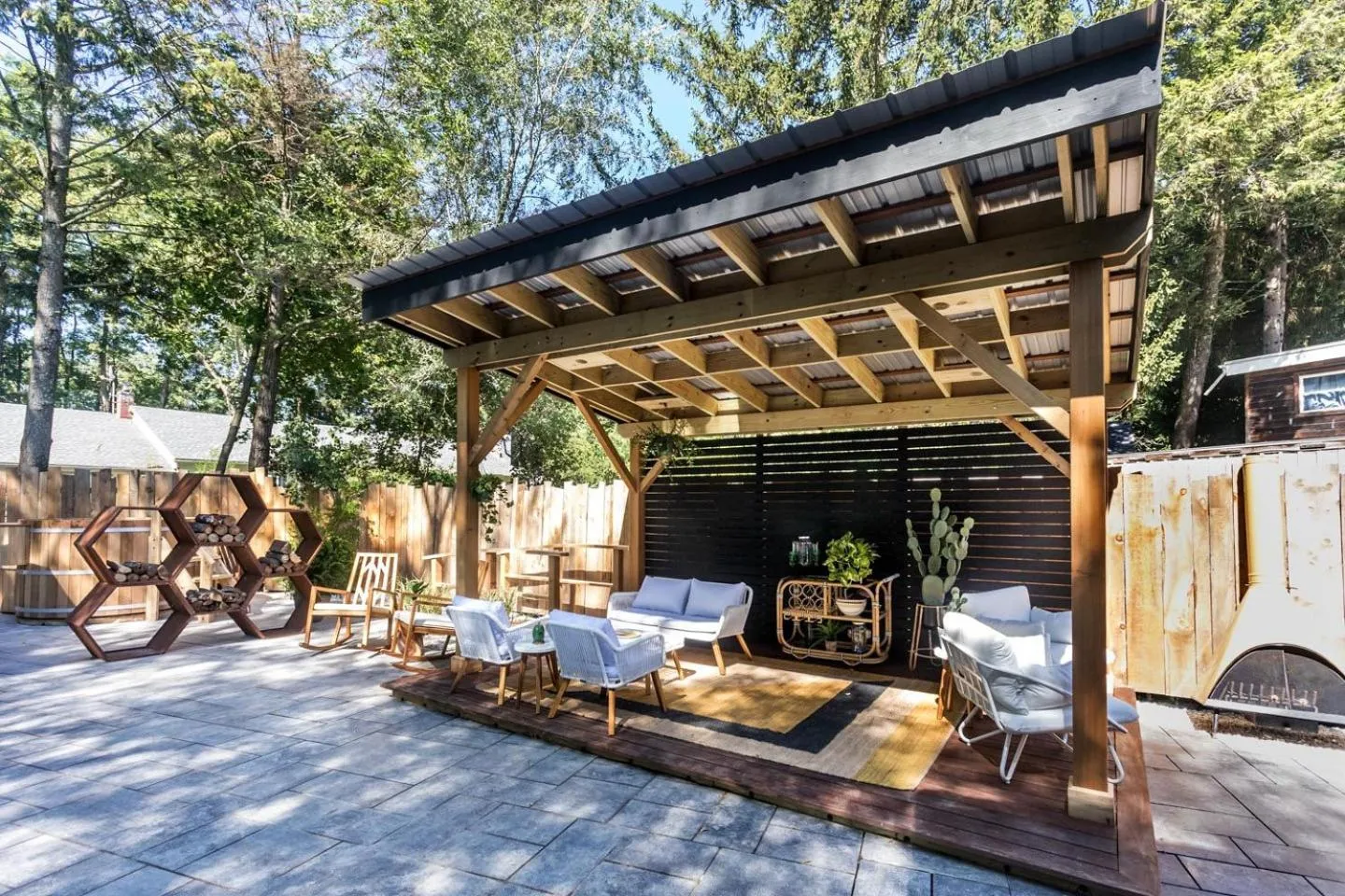 Patio in The Herwood Inn