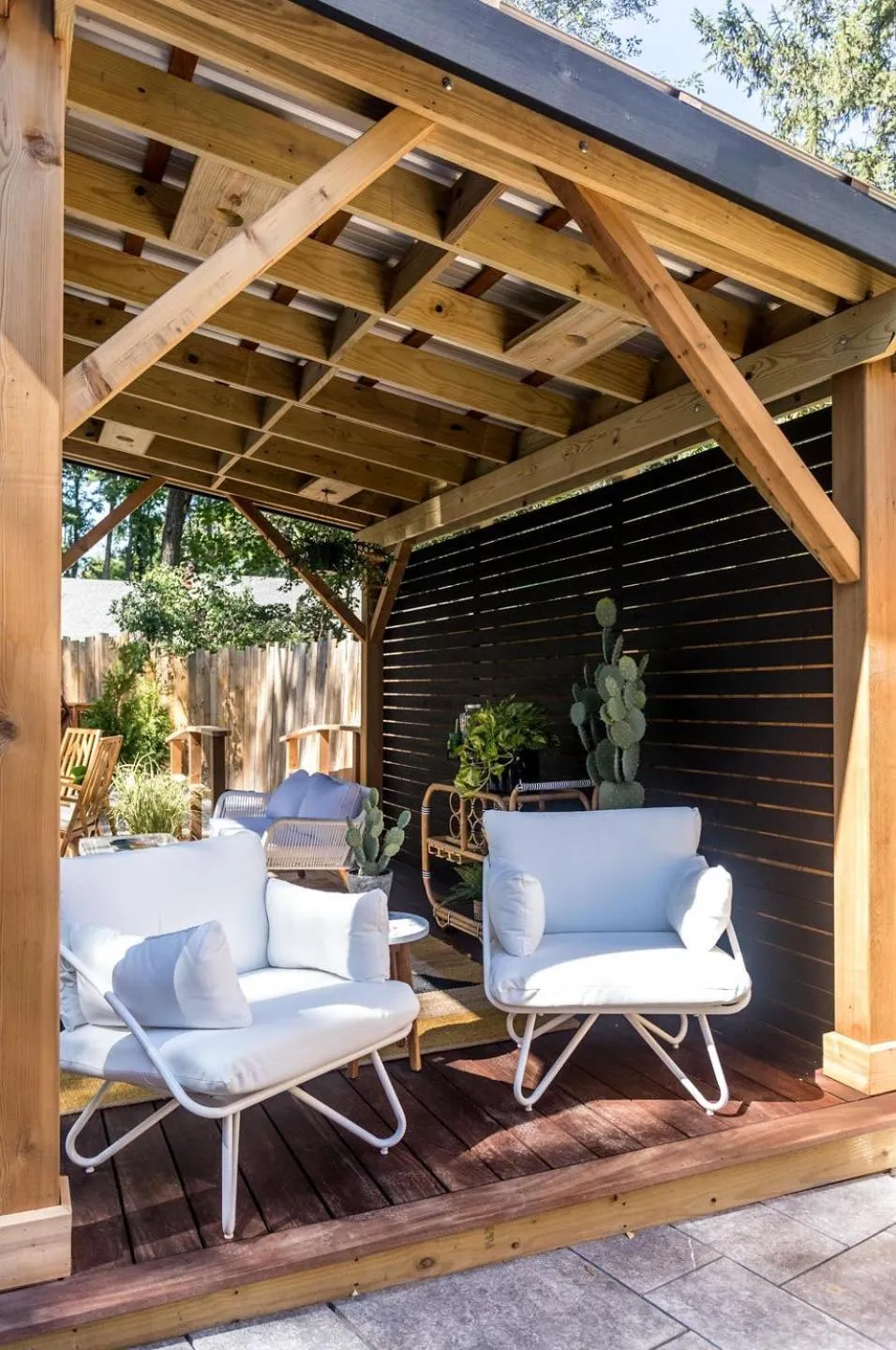 Patio in The Herwood Inn