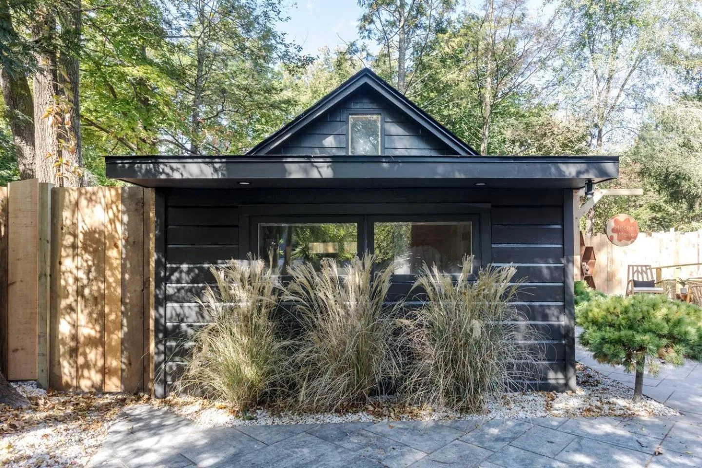 Decorative detail in The Herwood Inn