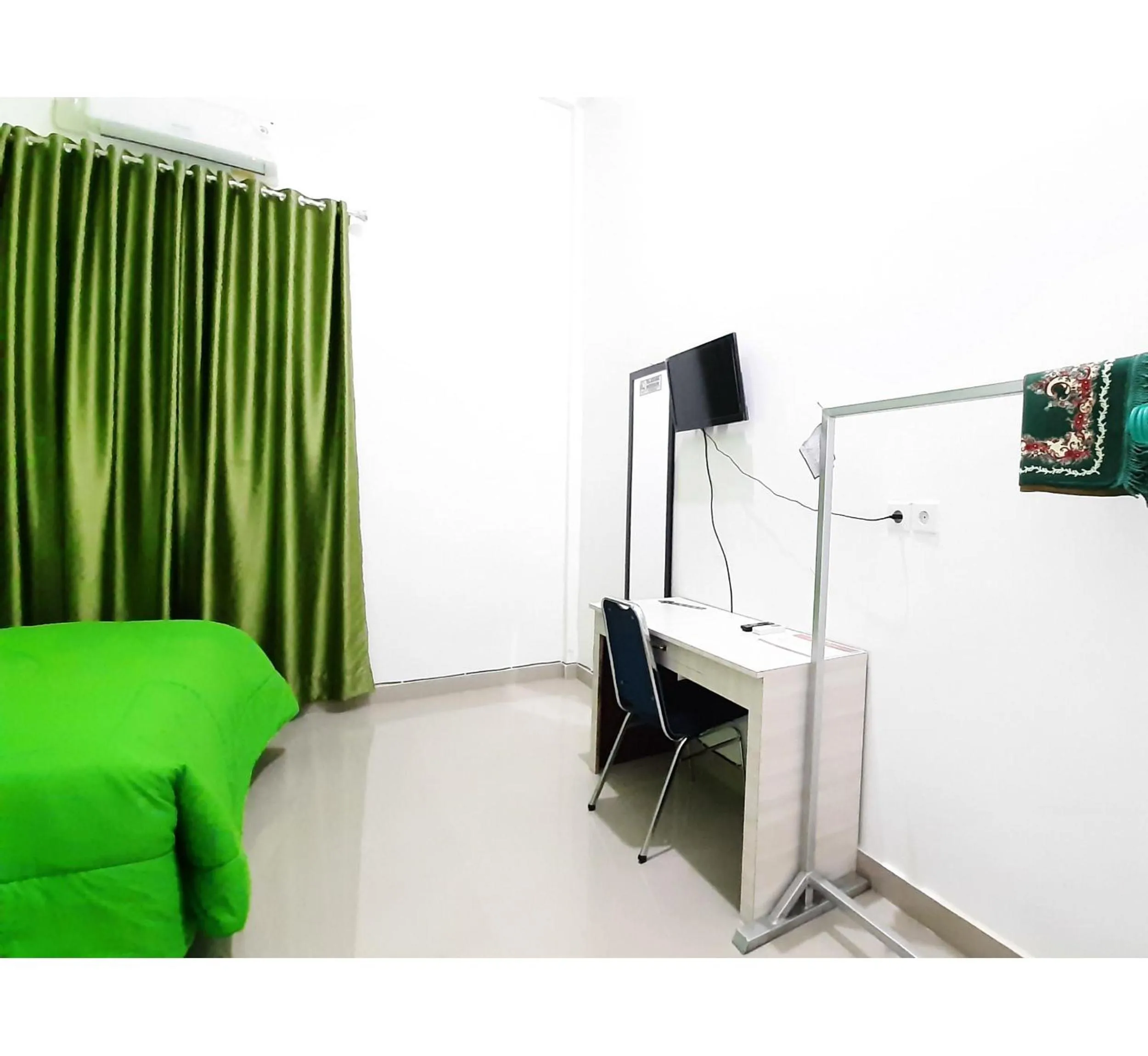 TV and multimedia in Hotel Berkah Atrama Syariah RedPartner