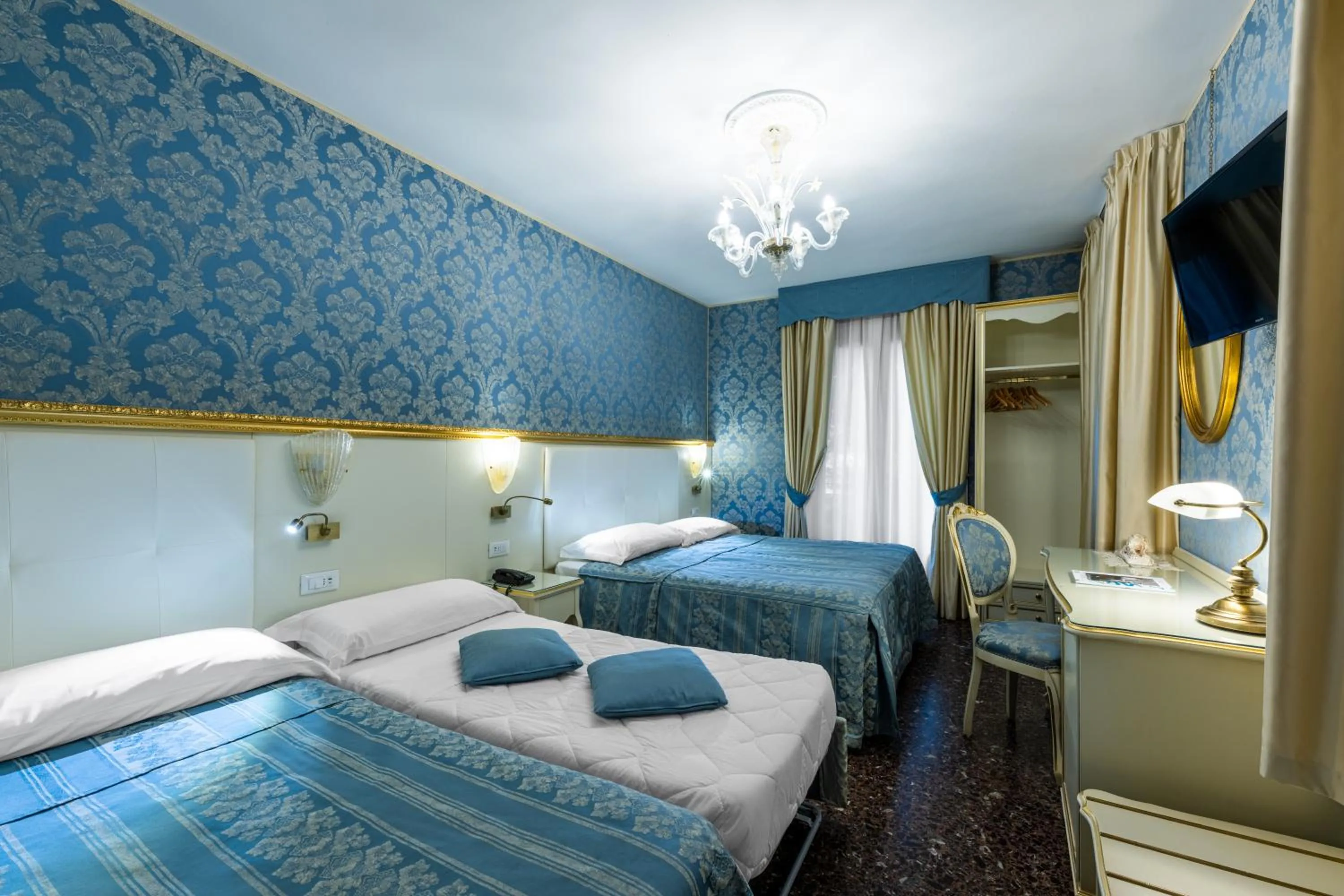 Bedroom, Bed in Hotel Il Mercante di Venezia