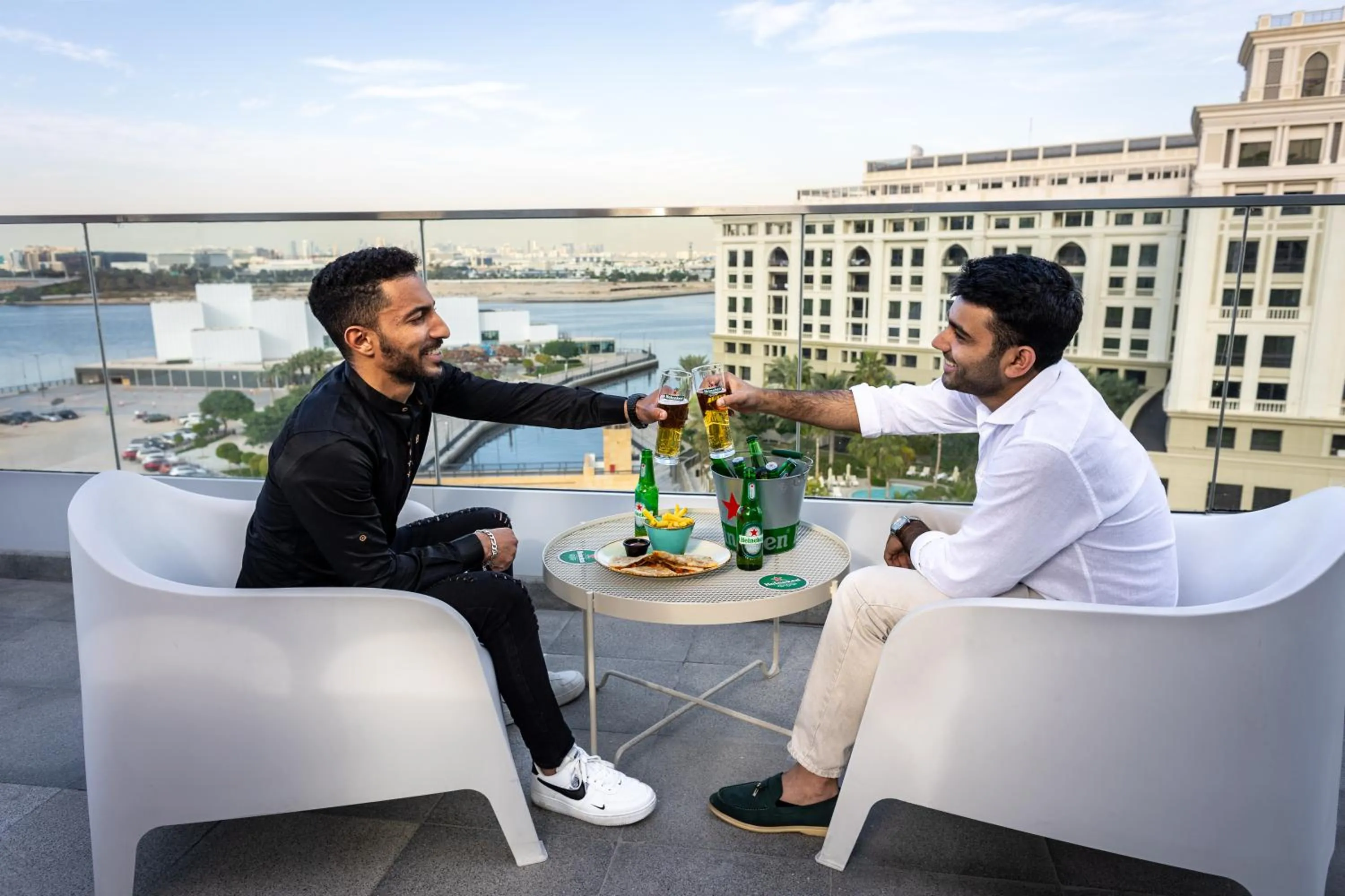 Restaurant/places to eat in Ink Hotel