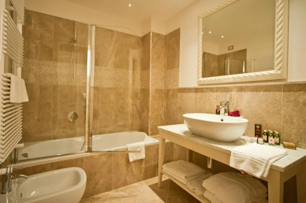 Bath in Hotel Girifalco - Nature & Relax