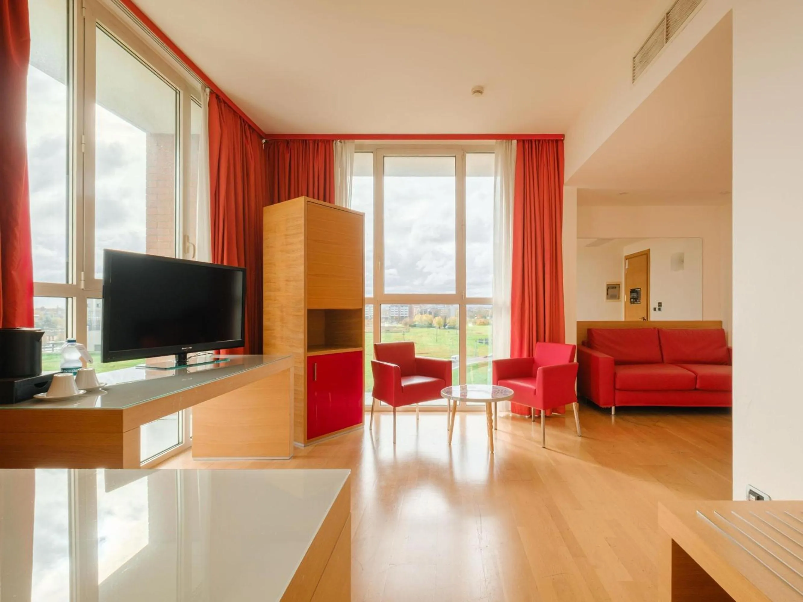 Photo of the whole room in B&B HOTEL Remilia