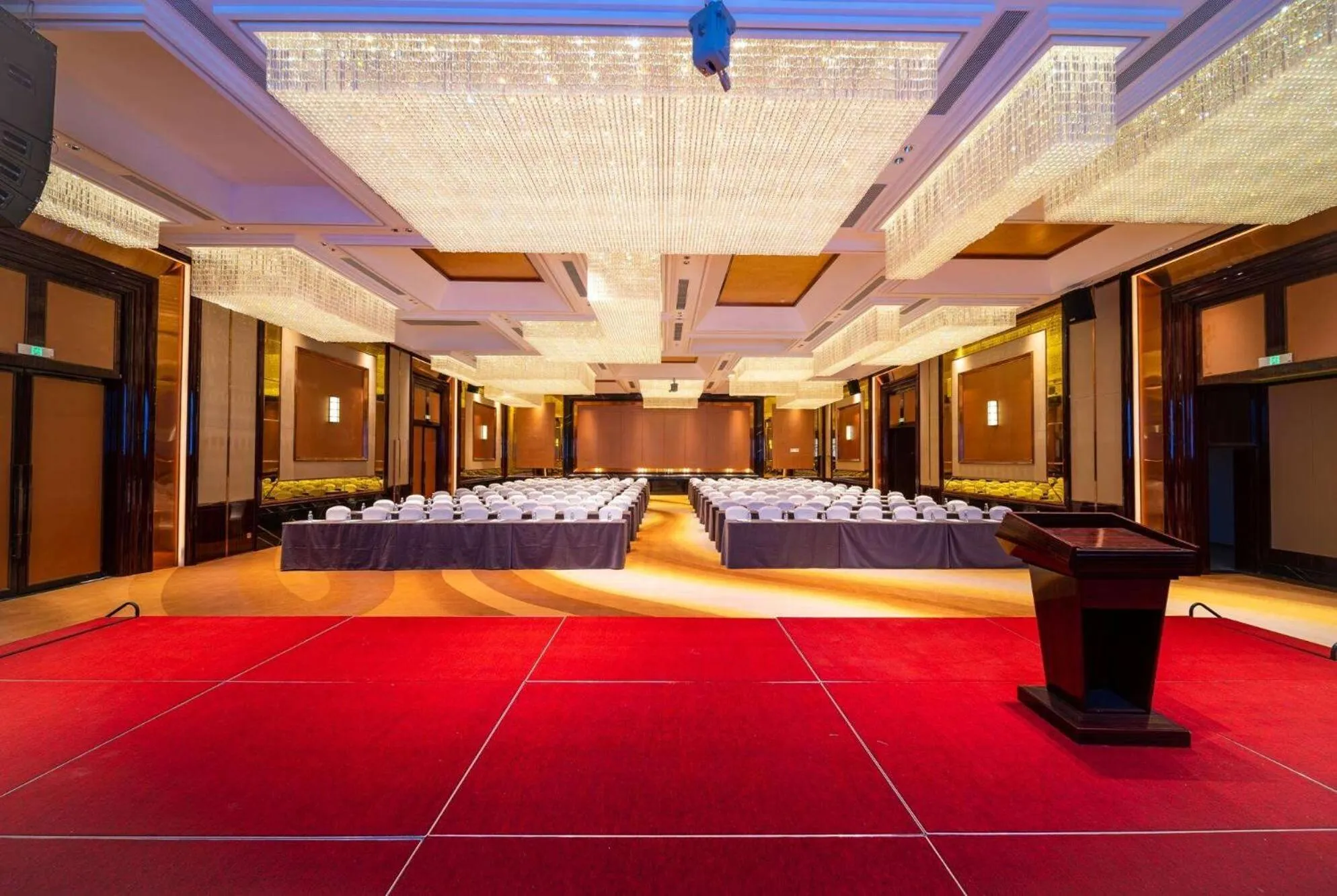 Meeting/conference room in Wyndham Grand Tongren Downtown Hotel