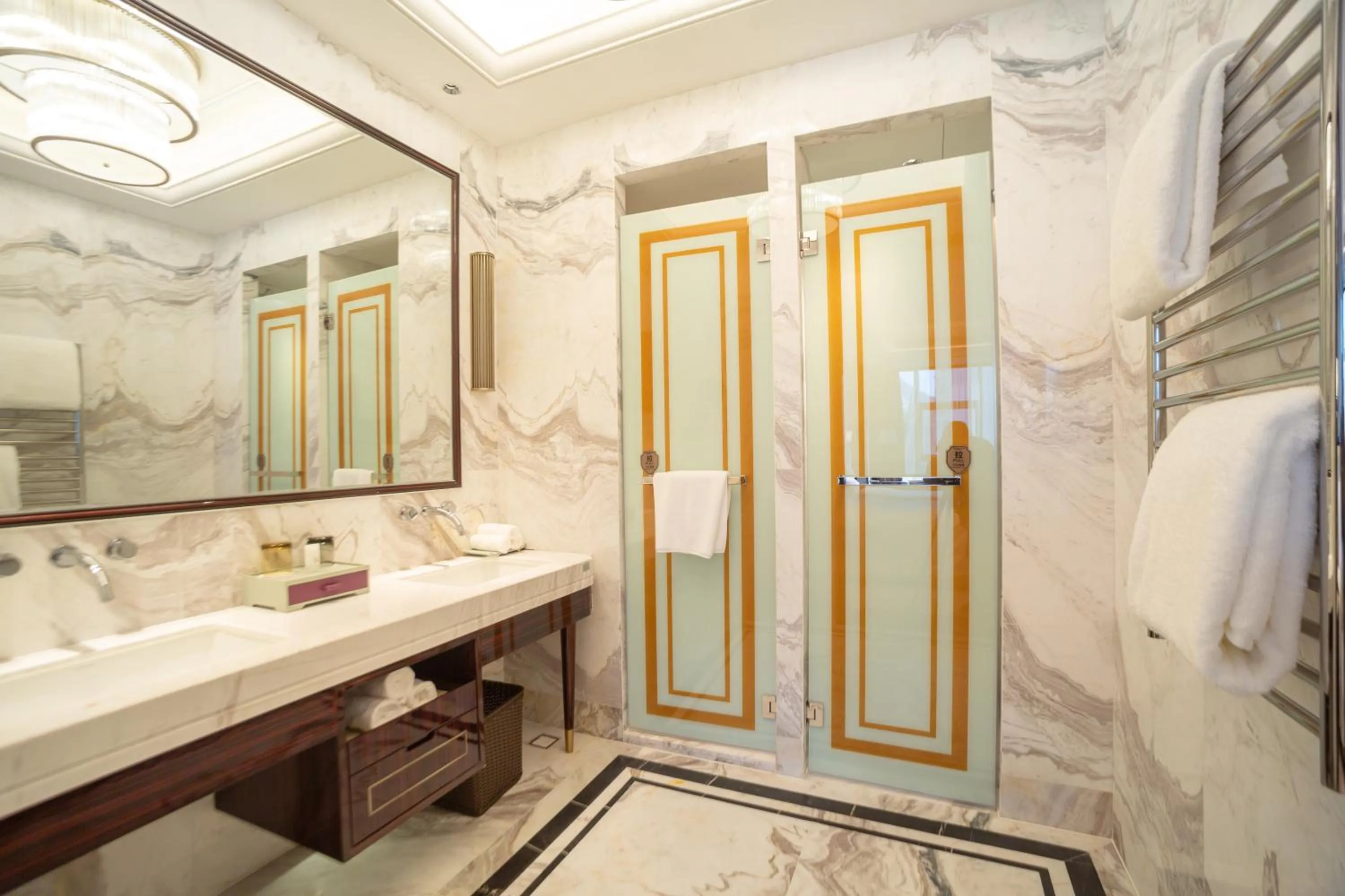 Wyndham Grand Tongren Downtown Hotel