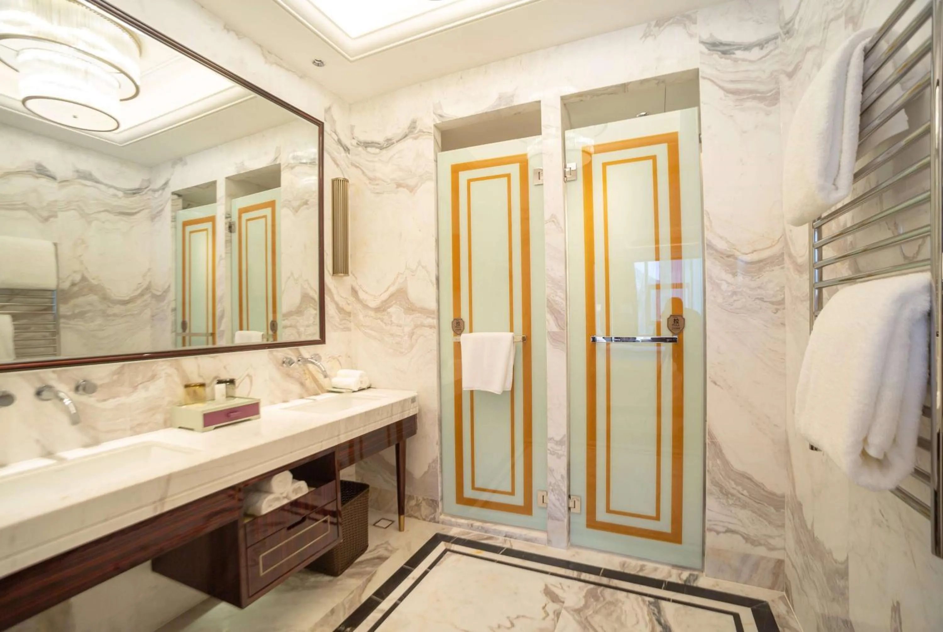 Bathroom in Wyndham Grand Tongren Downtown Hotel