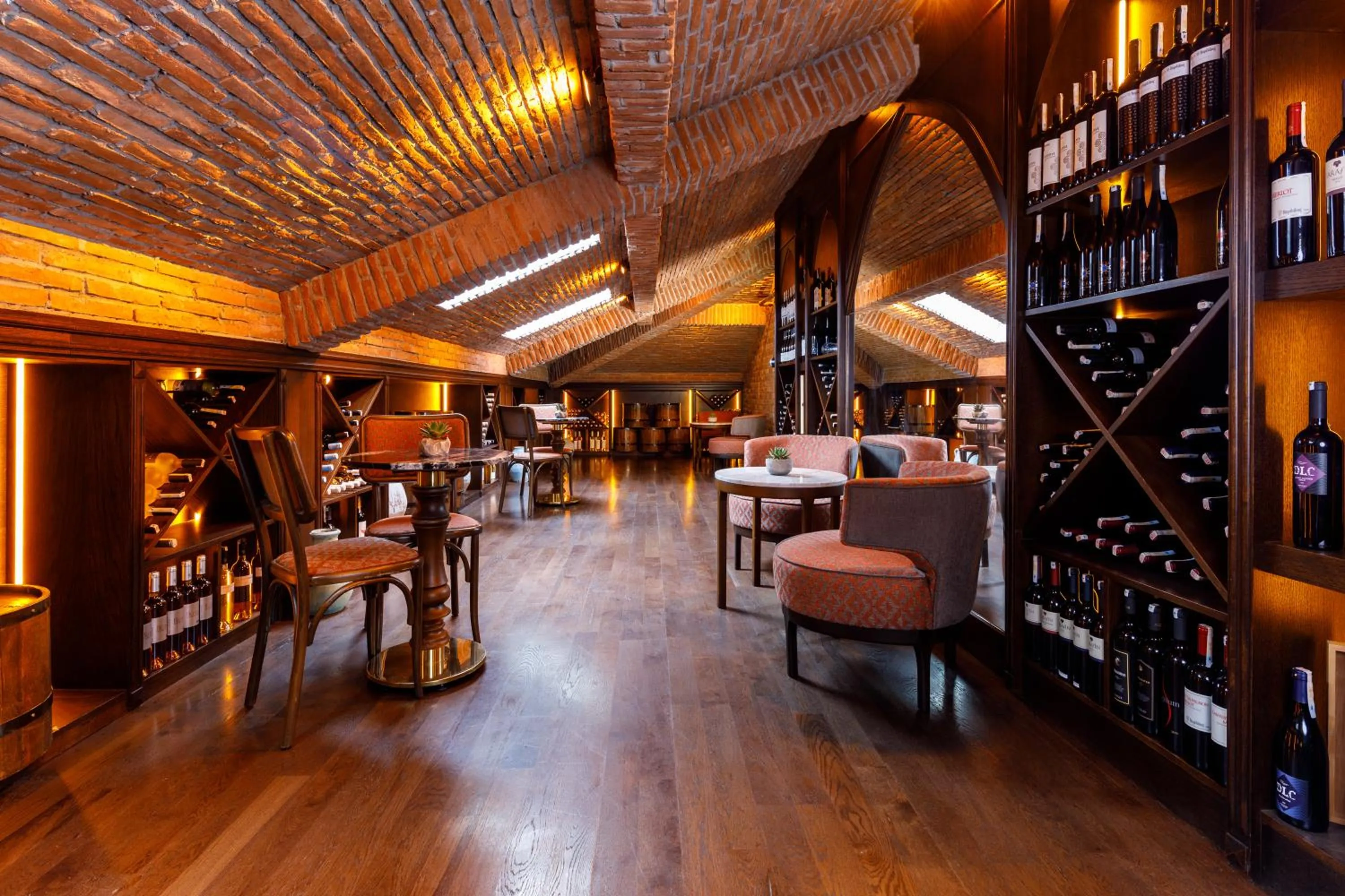 Restaurant/places to eat in Cronton Design Hotel