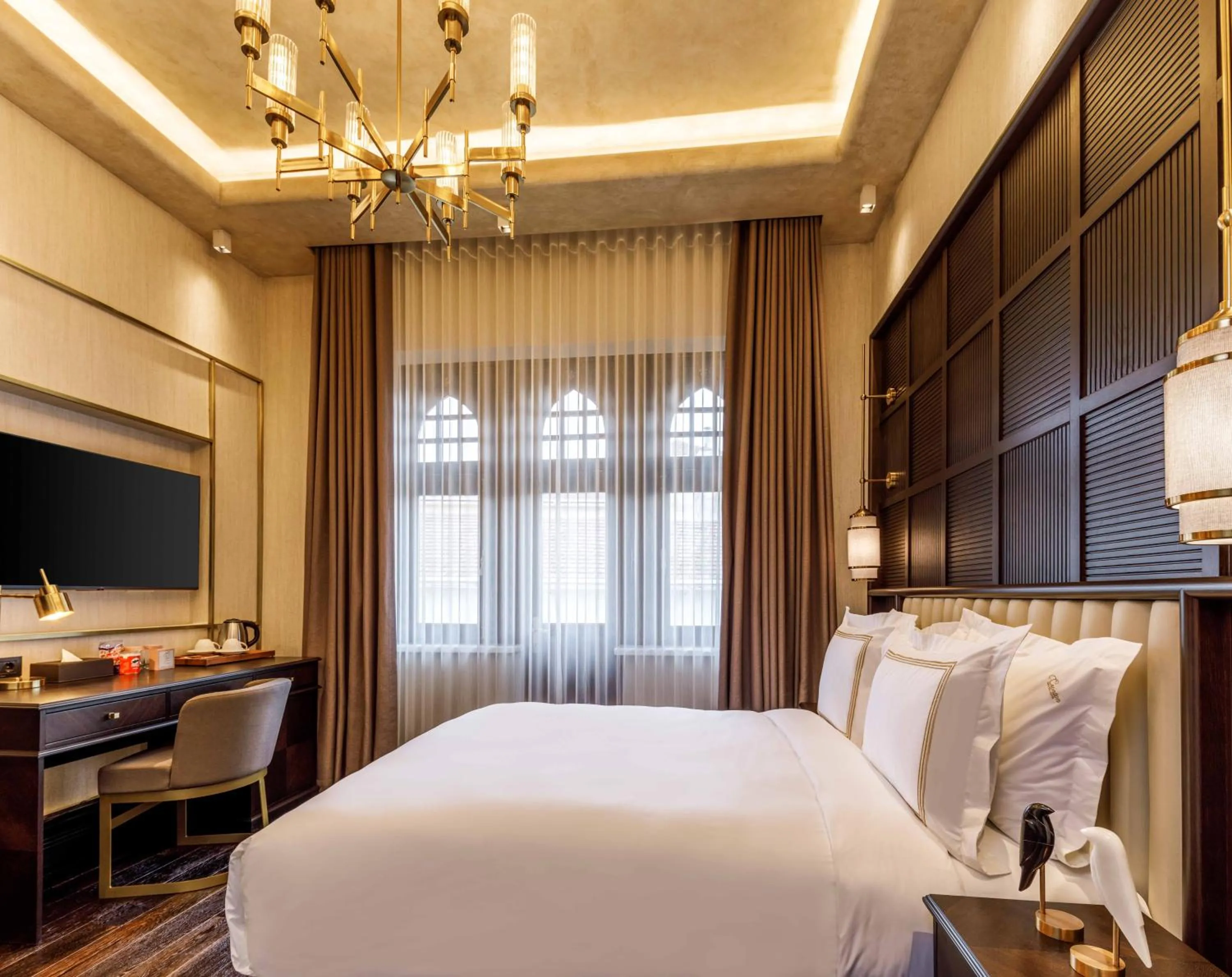 Bed in Cronton Design Hotel