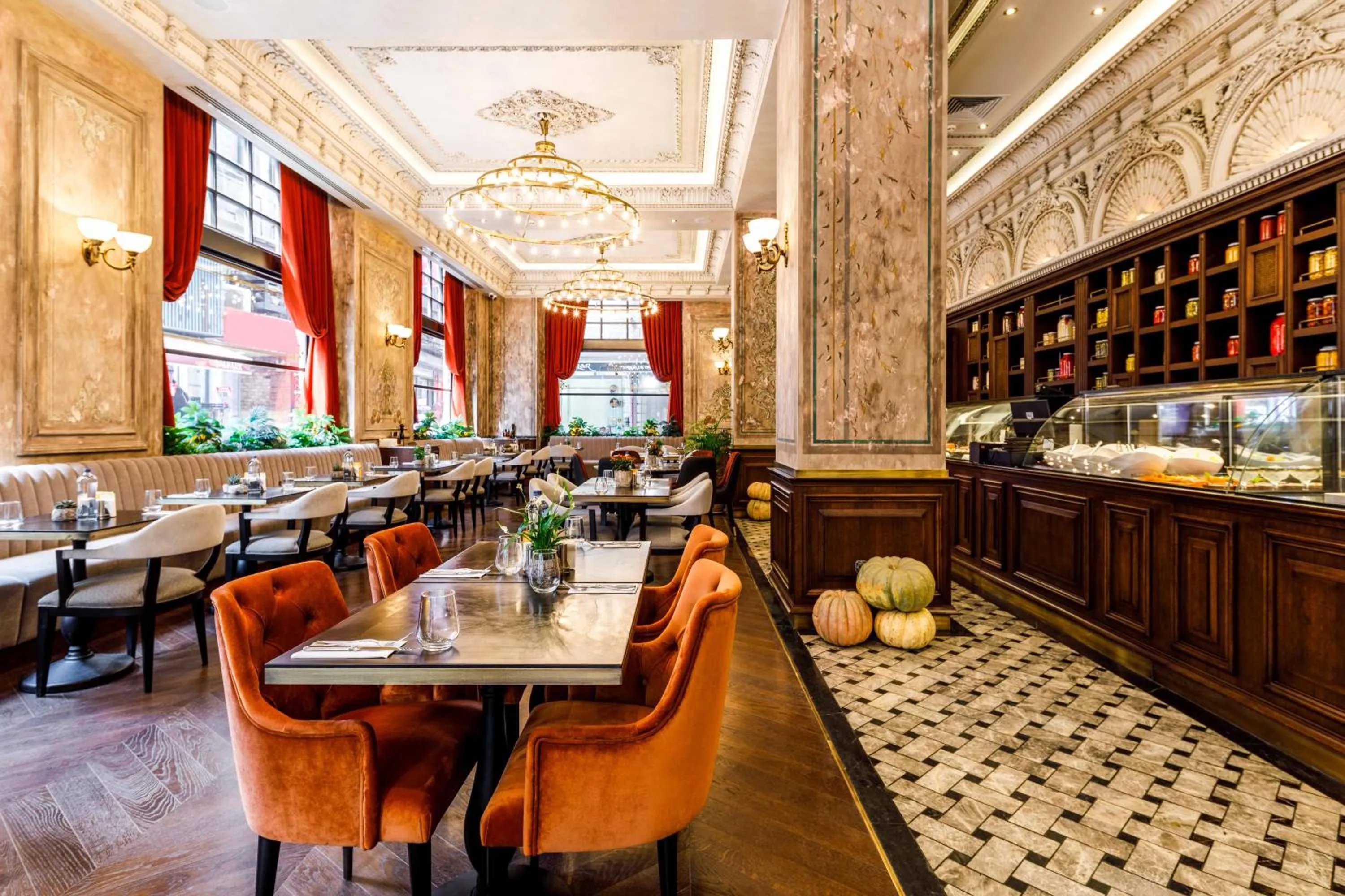 Restaurant/places to eat in Cronton Design Hotel