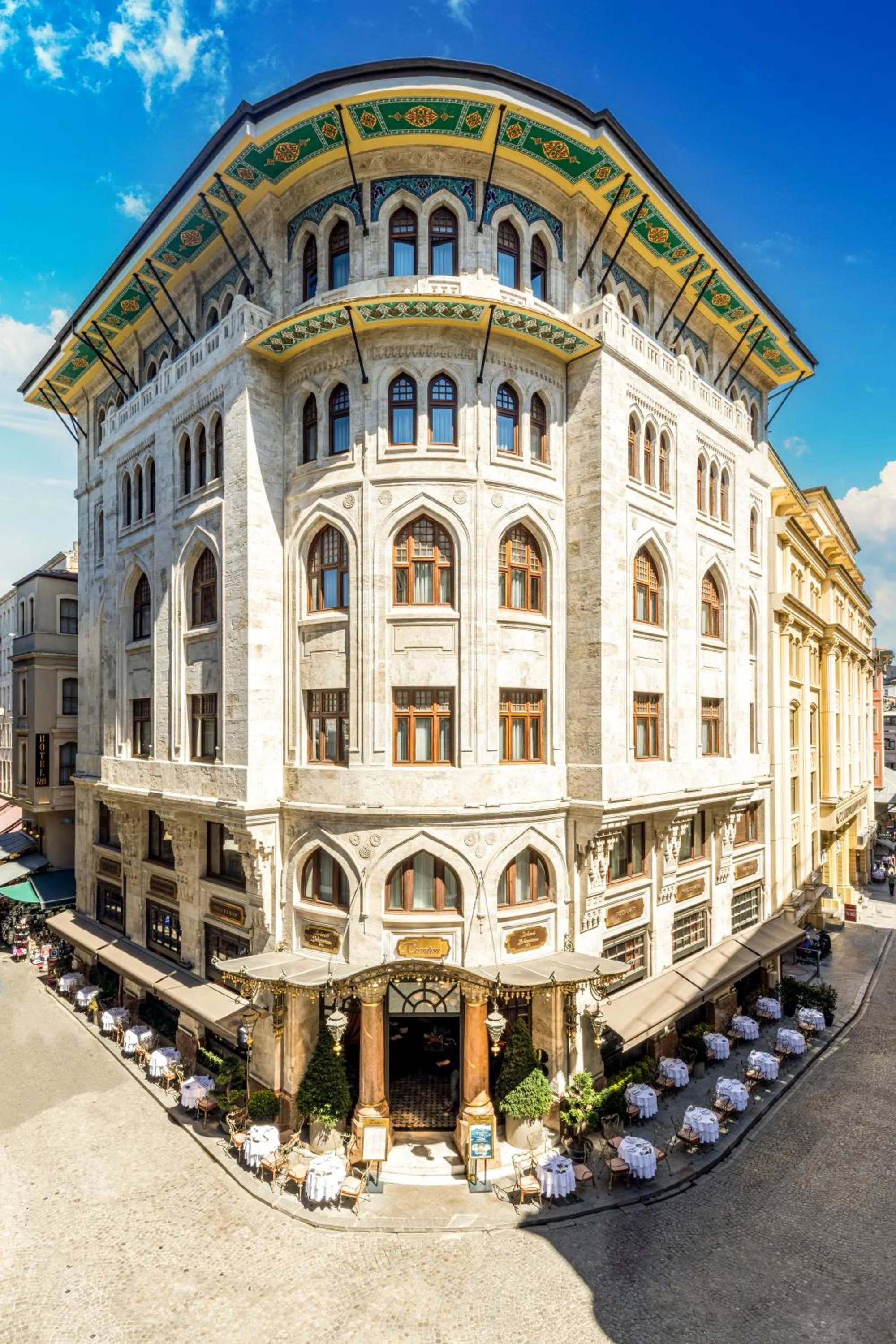 Property building in Cronton Design Hotel