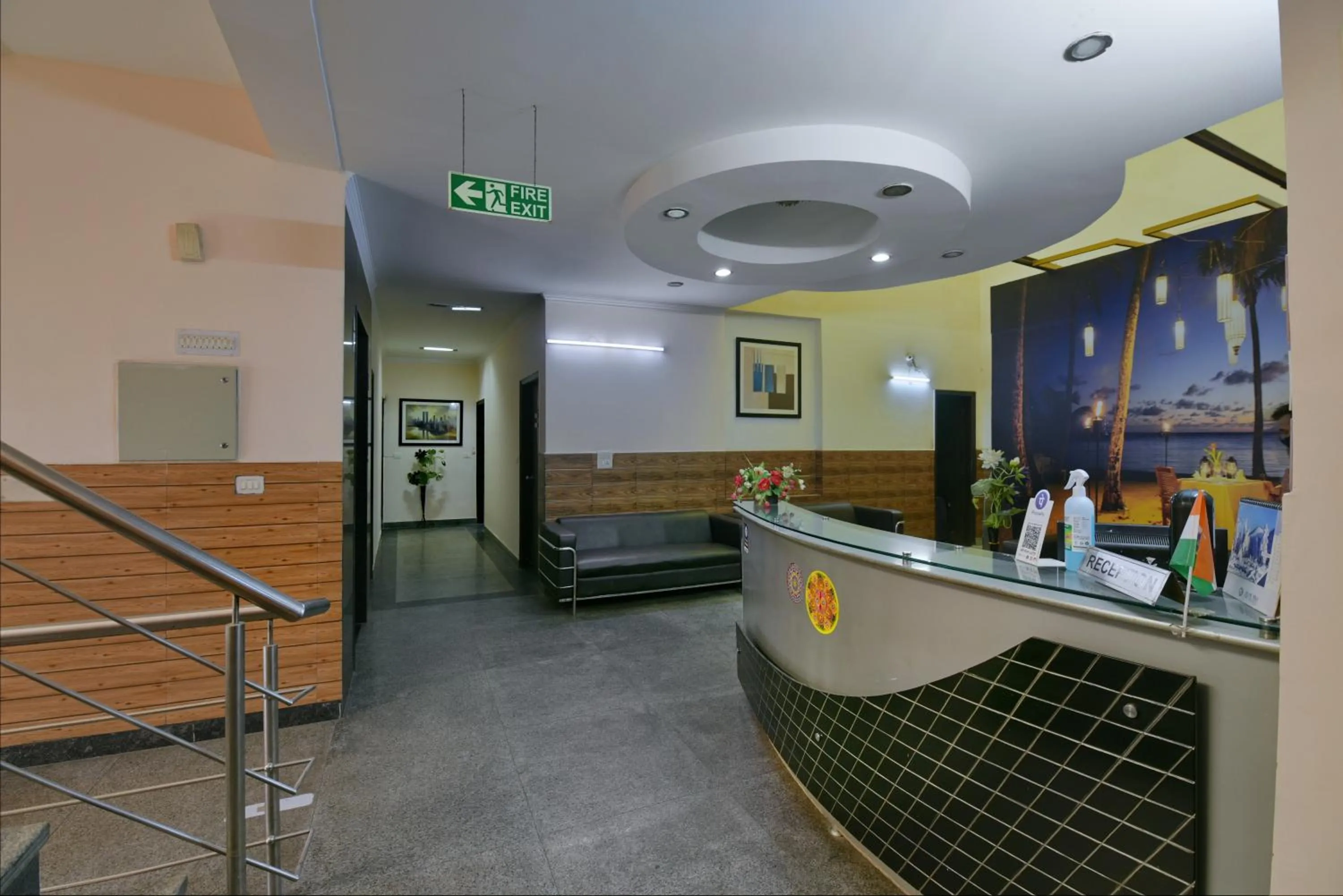 Nightclub / DJ, Lobby/Reception in Hotel Diamond Stays