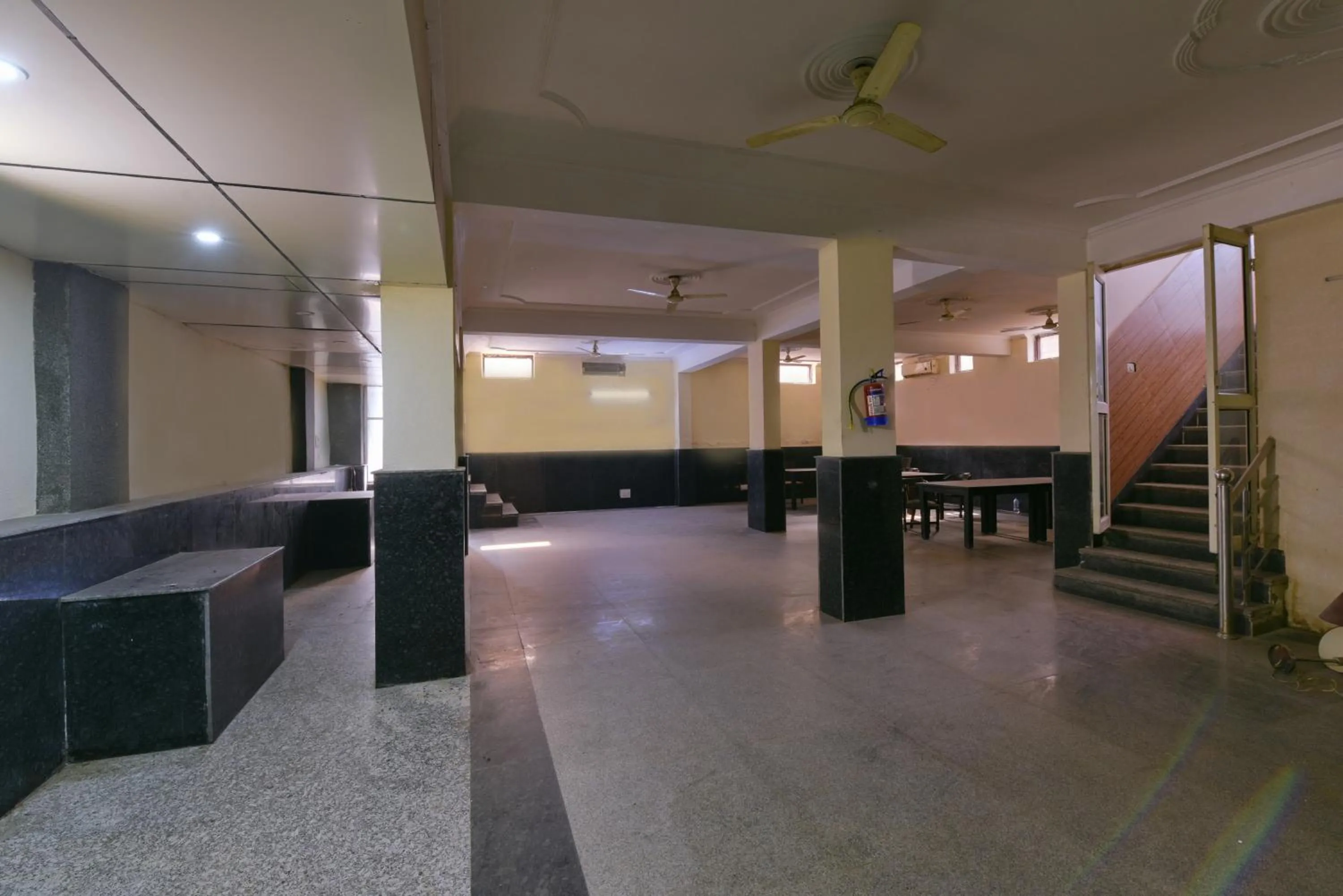 Restaurant/places to eat, Lobby/Reception in Hotel Diamond Stays