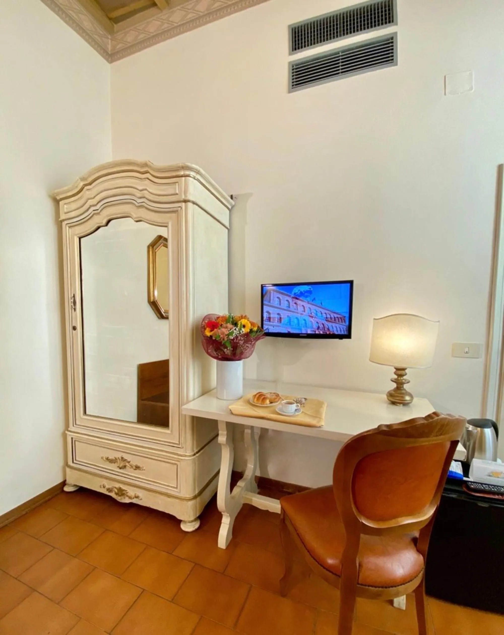 TV and multimedia in Hotel Martelli