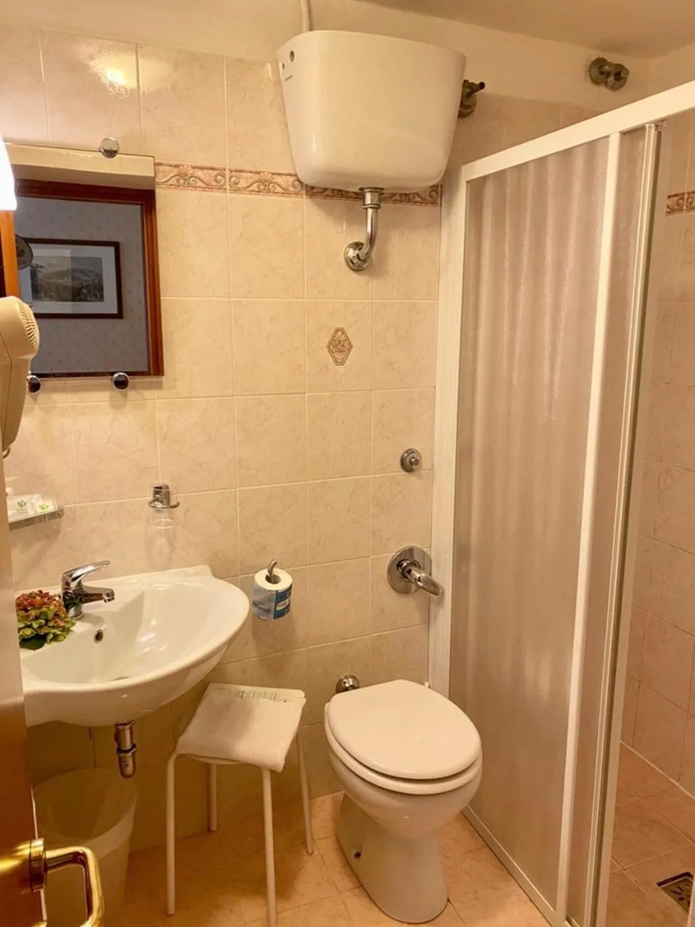 Shower in Hotel Martelli