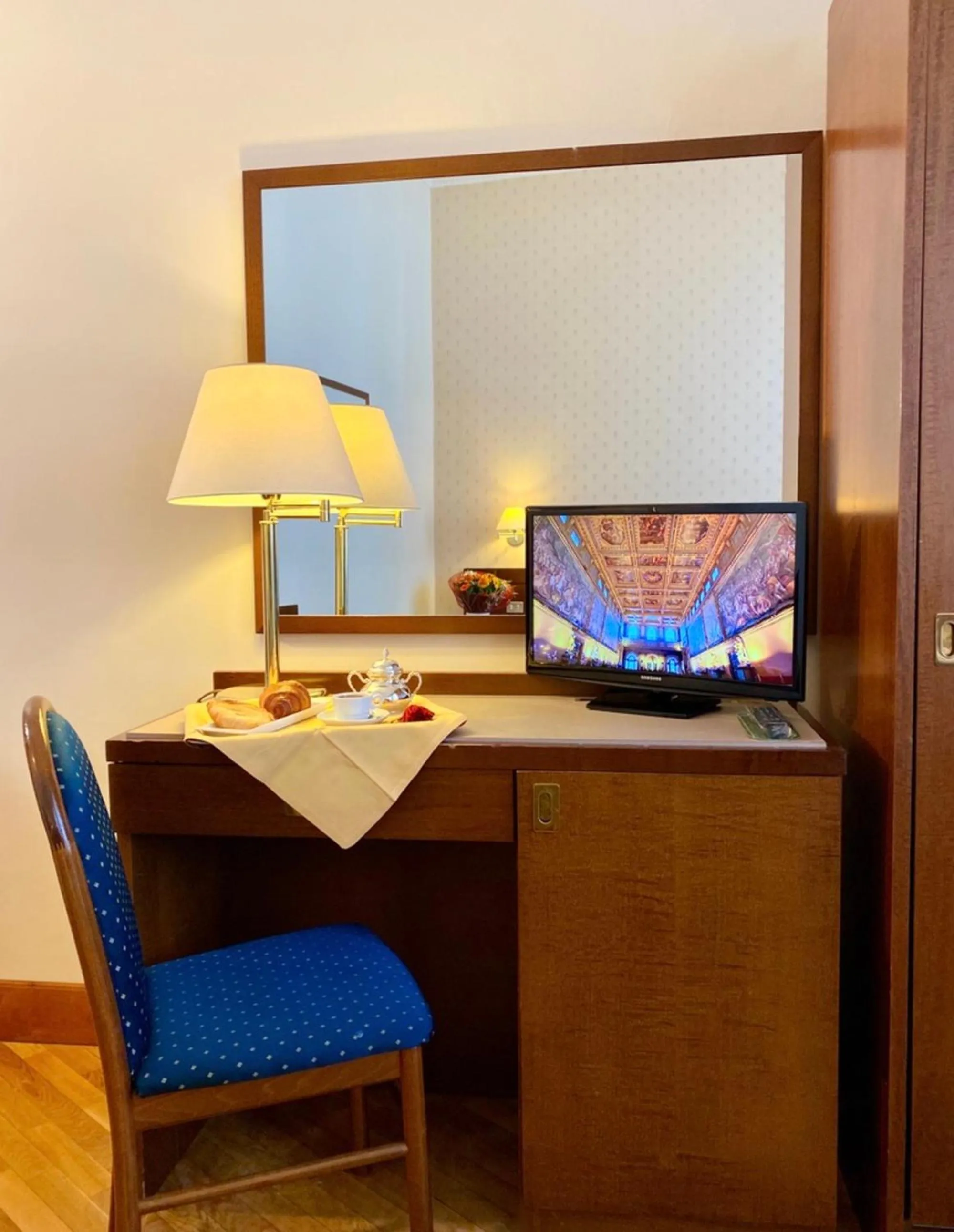 TV and multimedia in Hotel Martelli