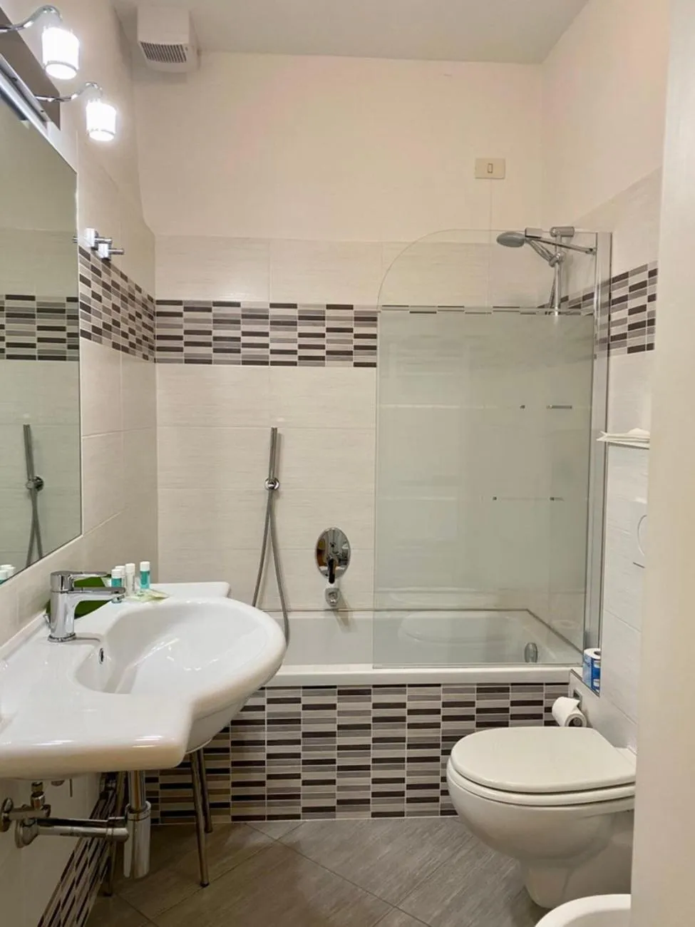 Bathroom in Hotel Martelli