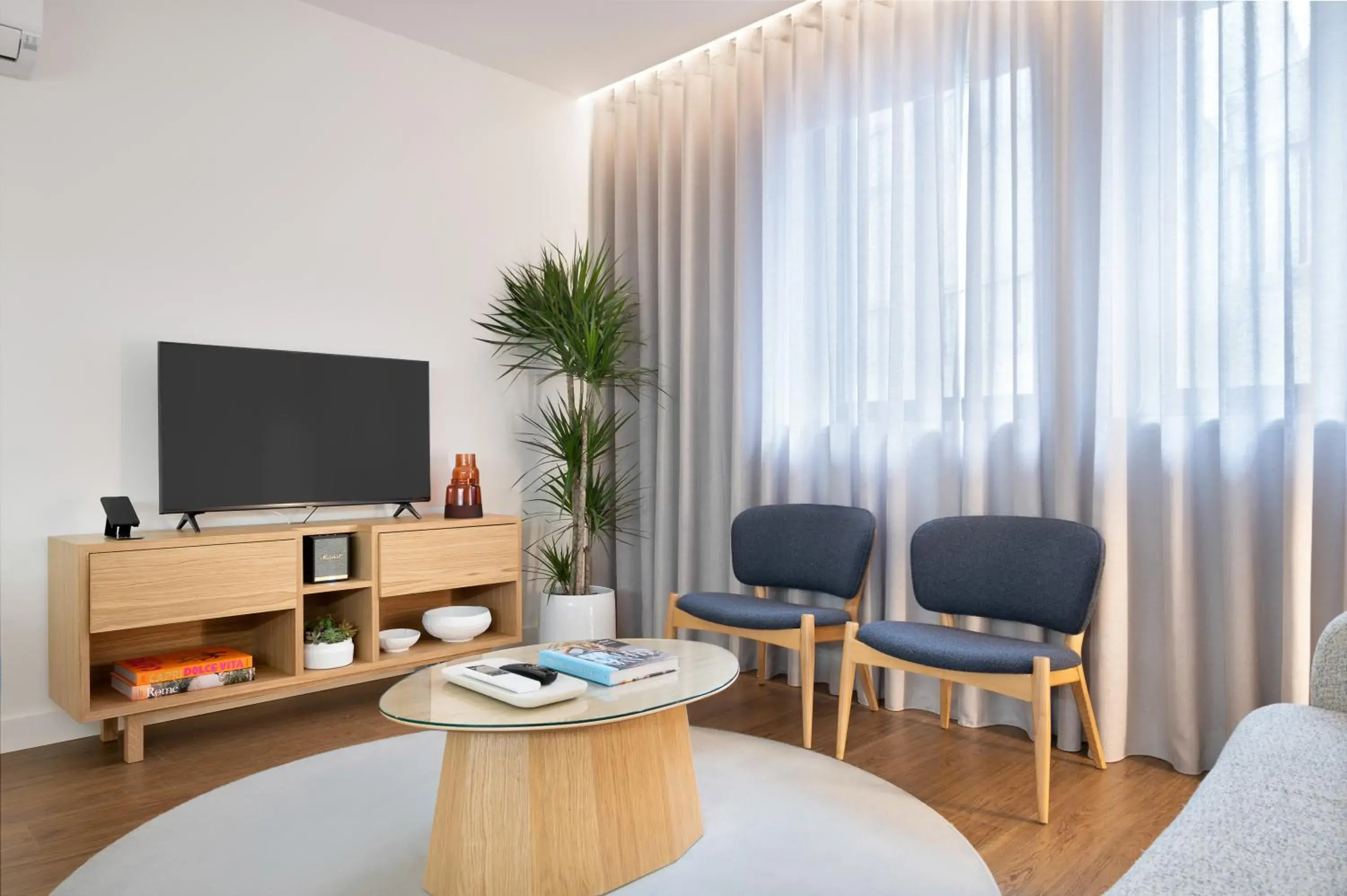 Deluxe Two-Bedroom Apartment in Catarina Serviced Apartments by HostWise Deluxe Two-Bedroom Apartment in Catarina Serviced Apartments by HostWise