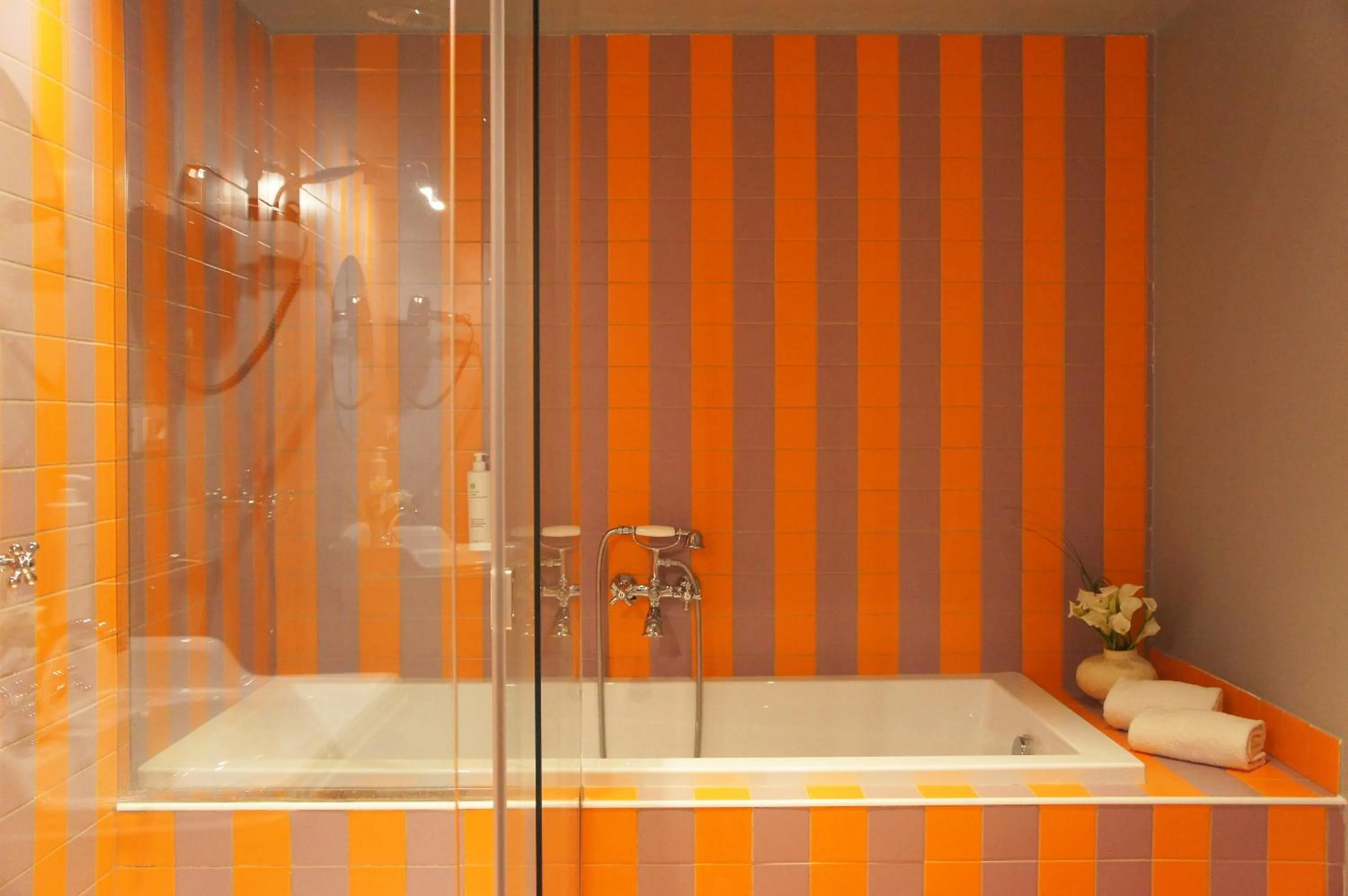 Shower in Hotel Cortina