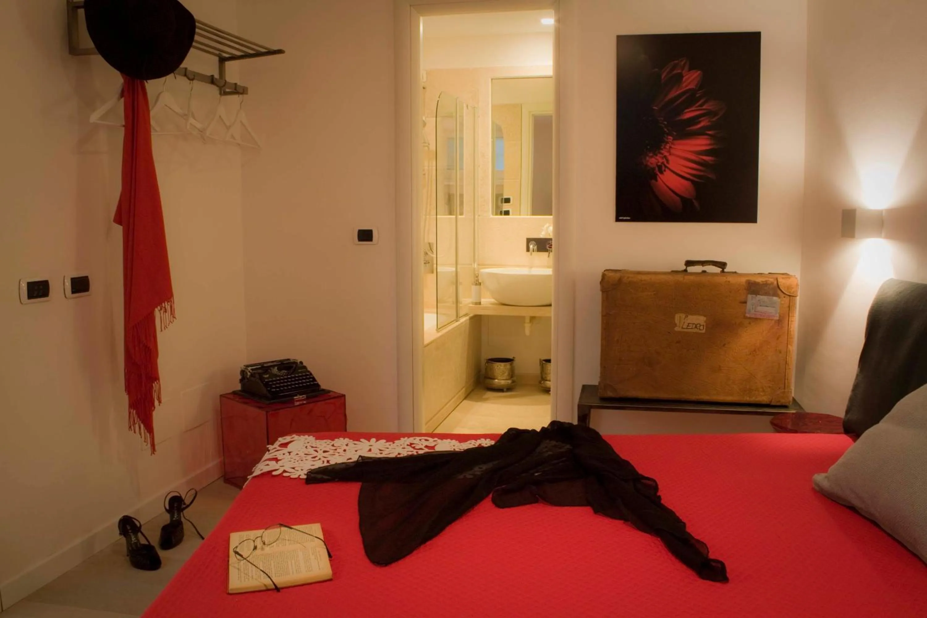 Bedroom, Bed in Nostromondo Ciancaleoni Palace