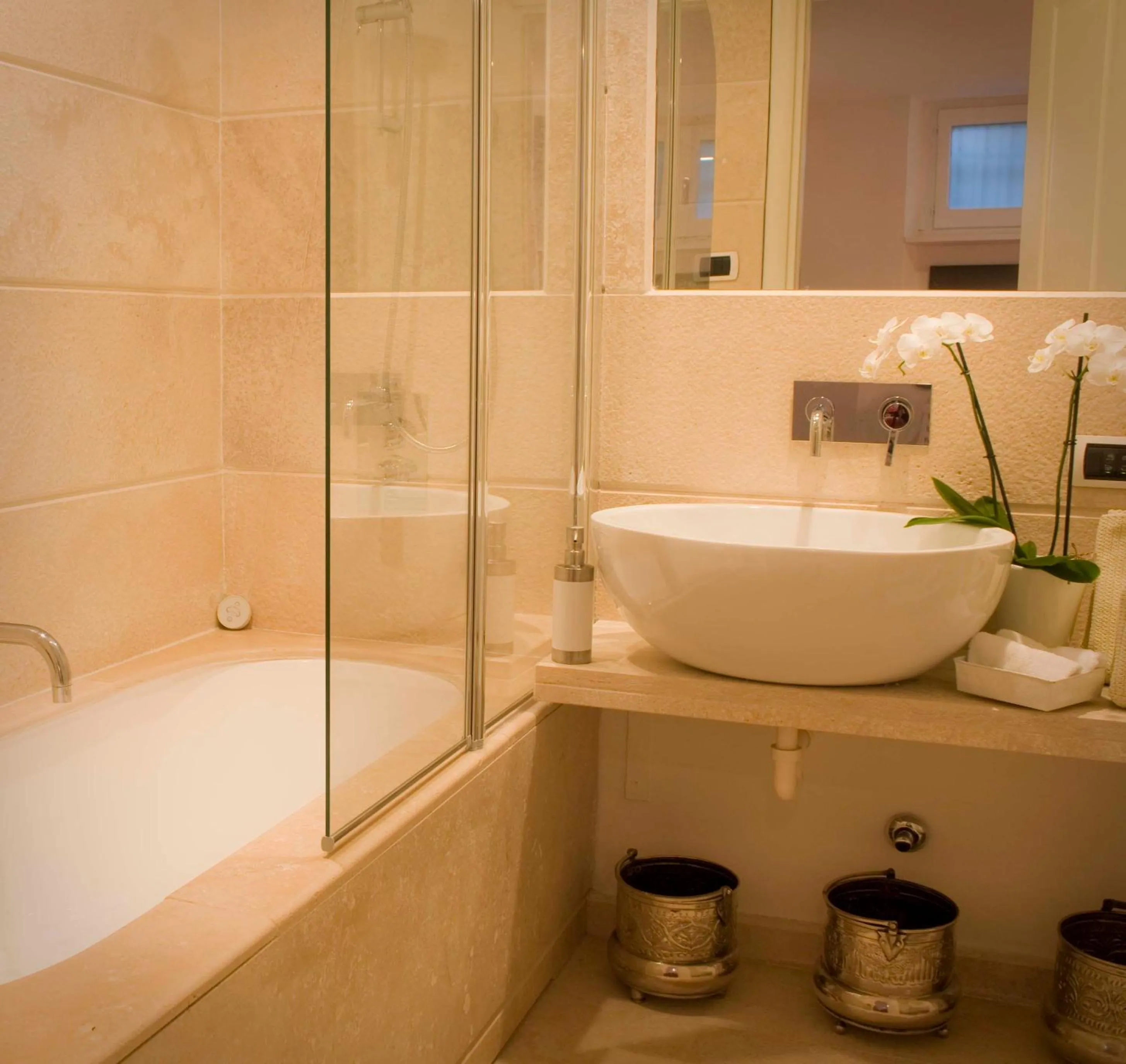 Bathroom in Nostromondo Ciancaleoni Palace