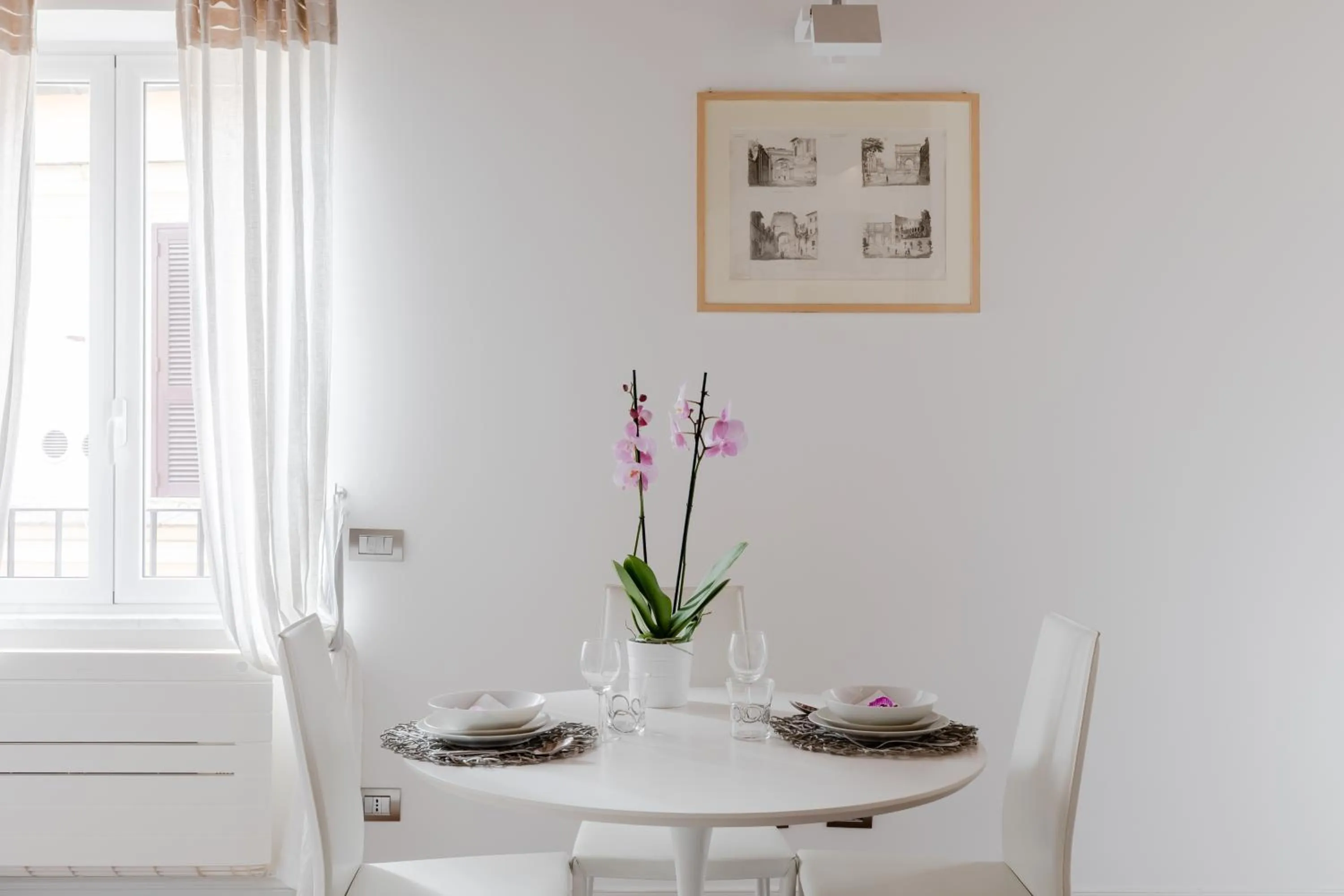Dining area in Nostromondo Ciancaleoni Palace