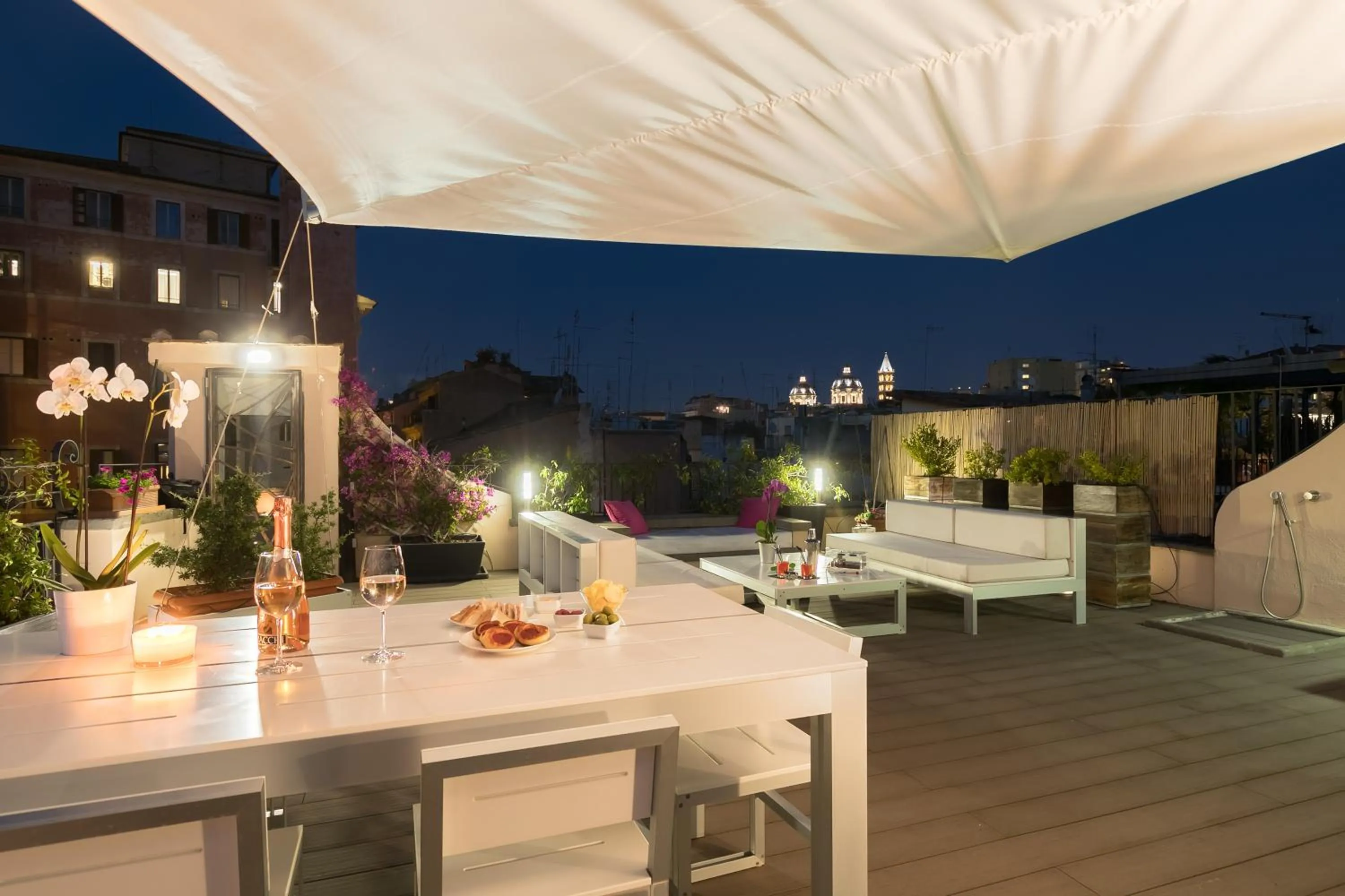 Balcony/Terrace in Nostromondo Ciancaleoni Palace
