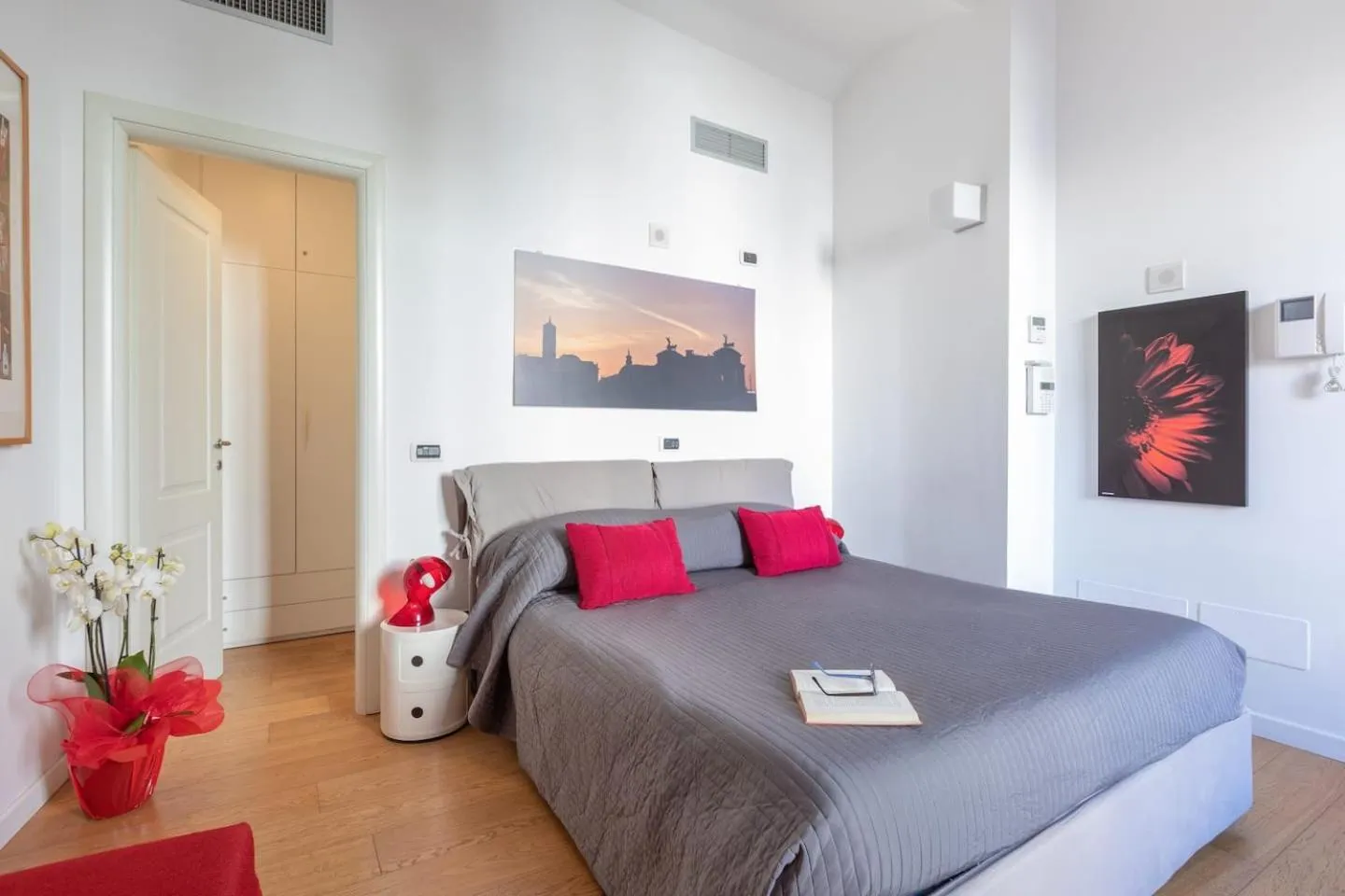 Bed in Nostromondo Ciancaleoni Palace