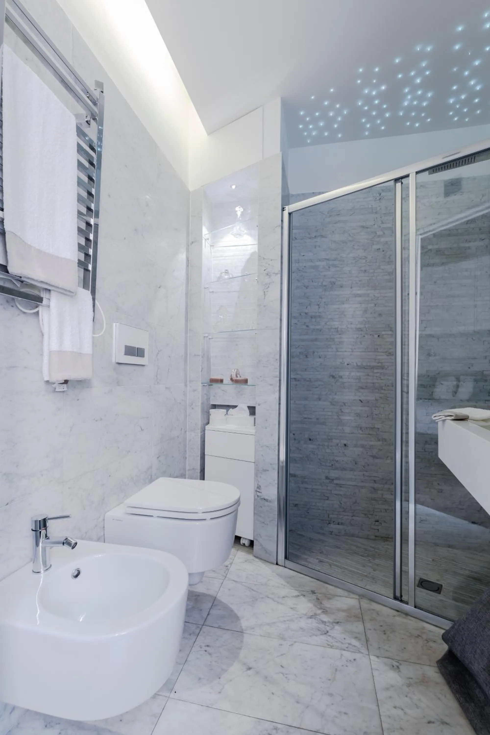 Shower in Nostromondo Ciancaleoni Palace