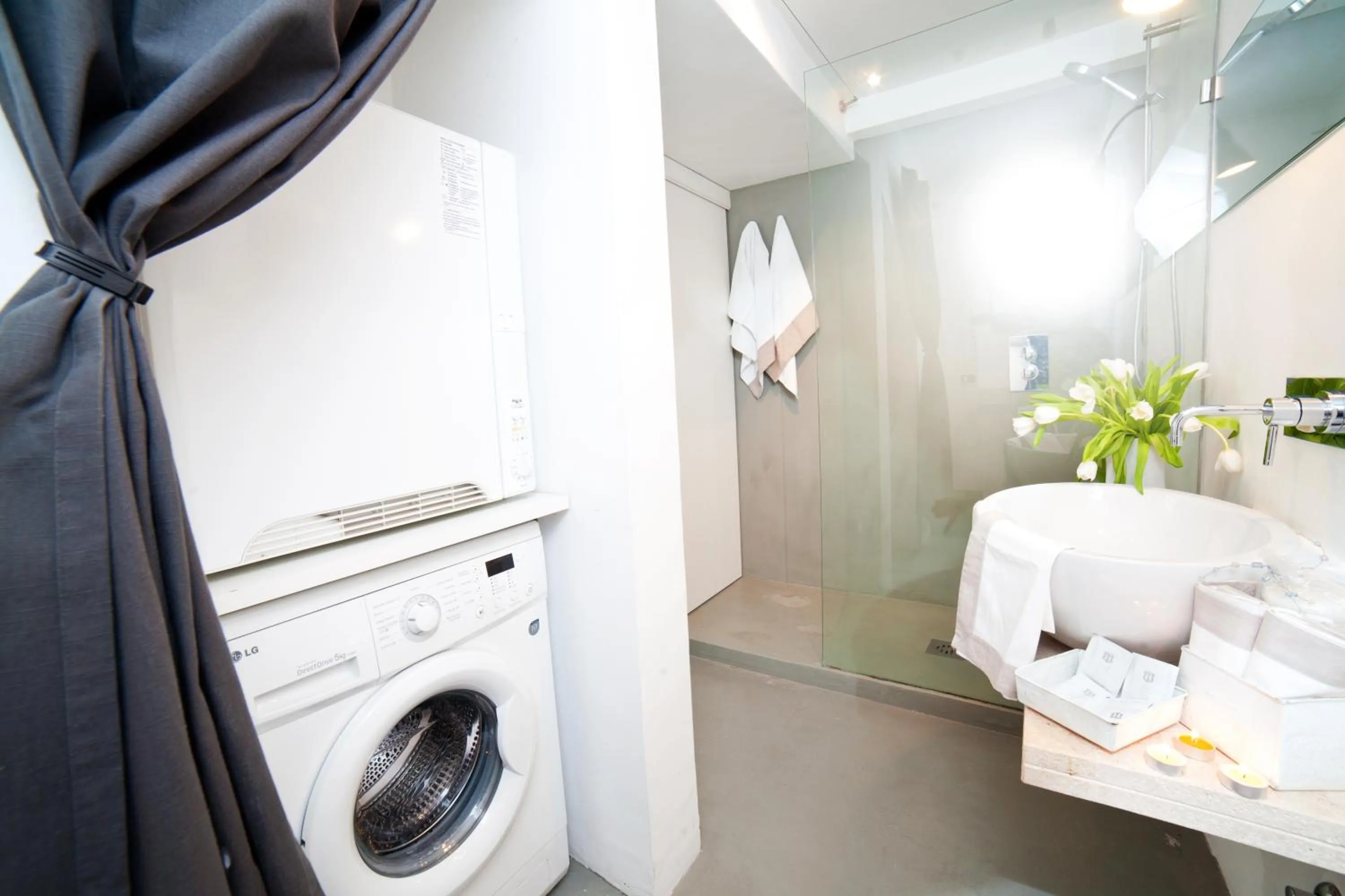Bathroom in Nostromondo Ciancaleoni Palace