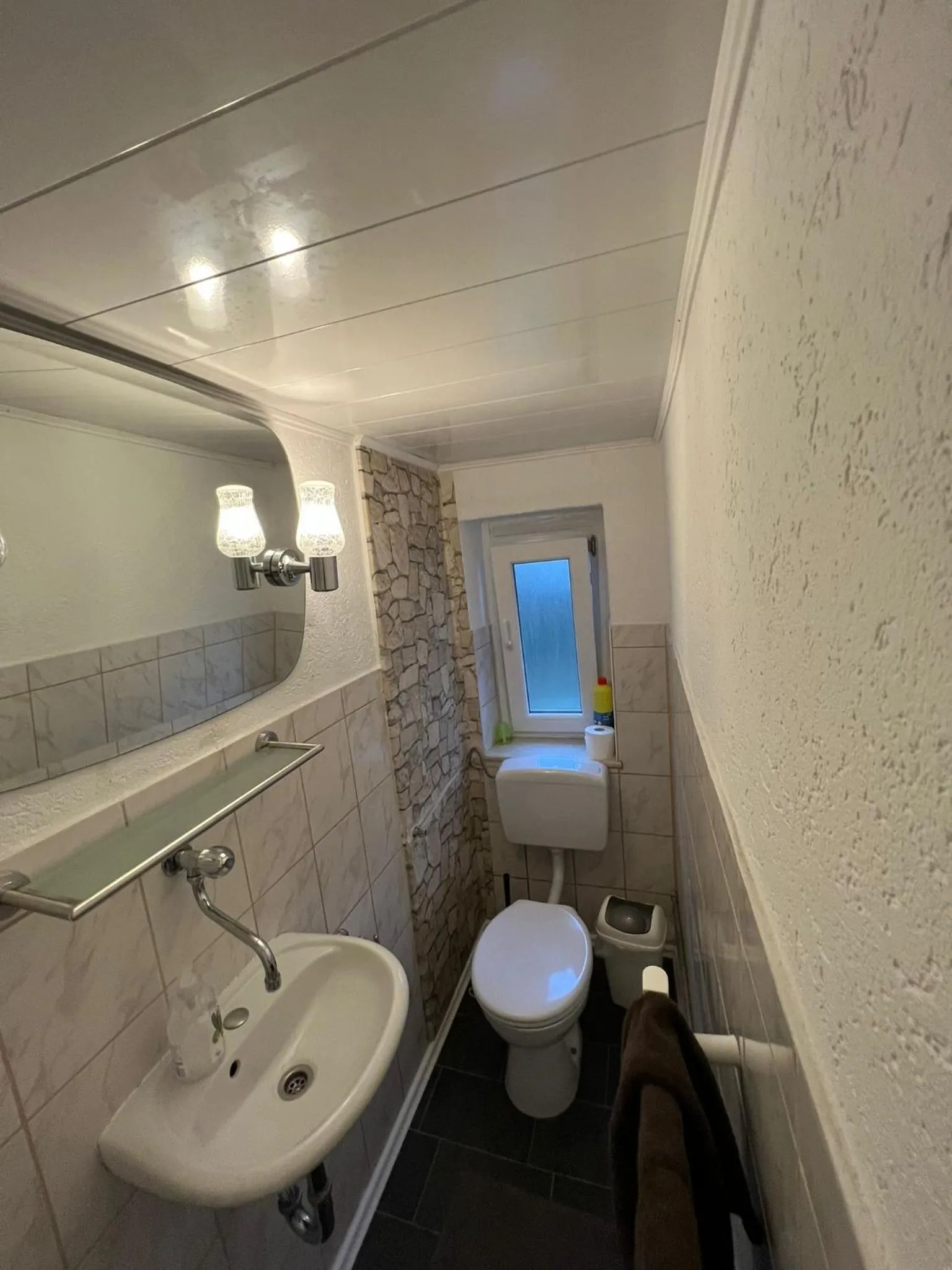 Adam's Hostel - Self Check-In & Only Private Rooms