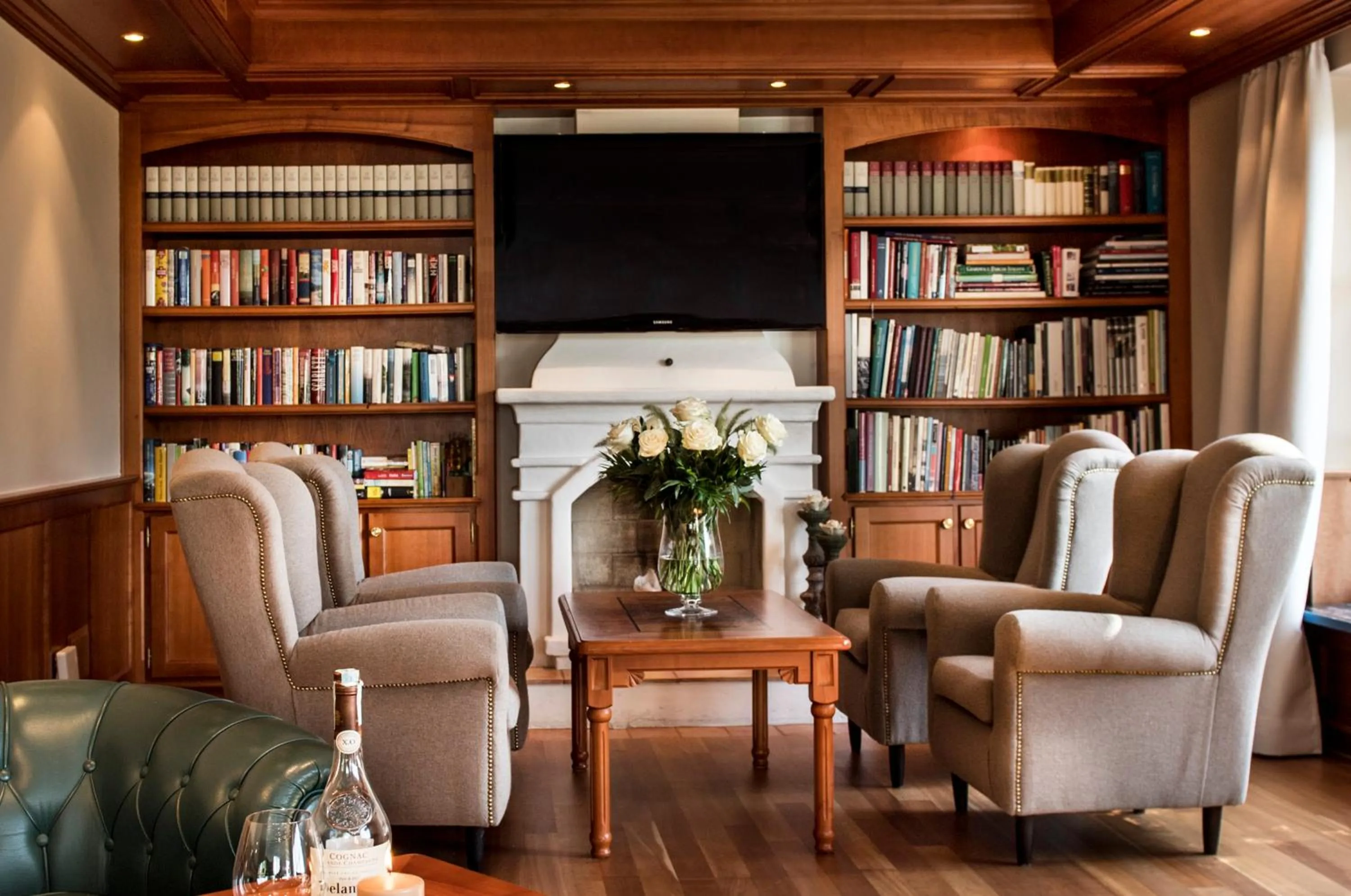 fireplace in Hotel Pienzenau Am Schlosspark