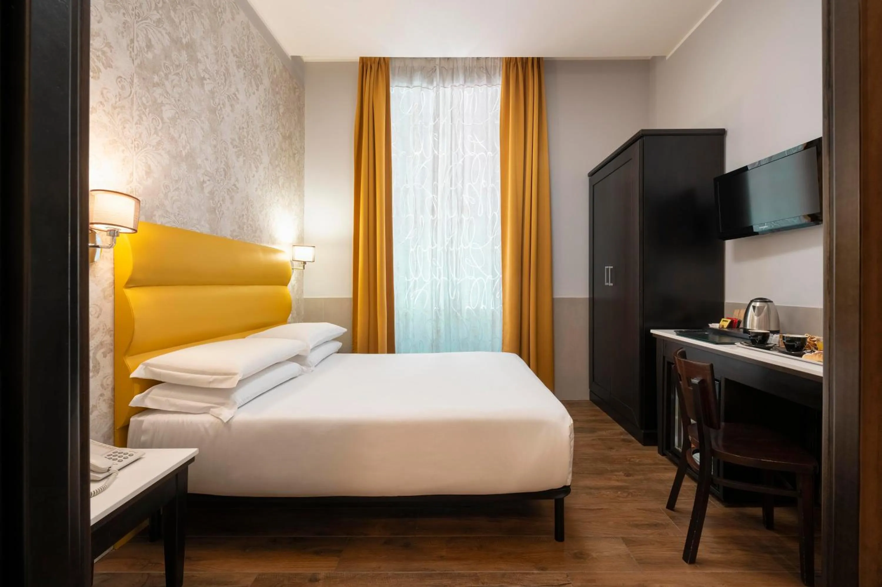 Photo of the whole room, Bed in Hotel Virgilio