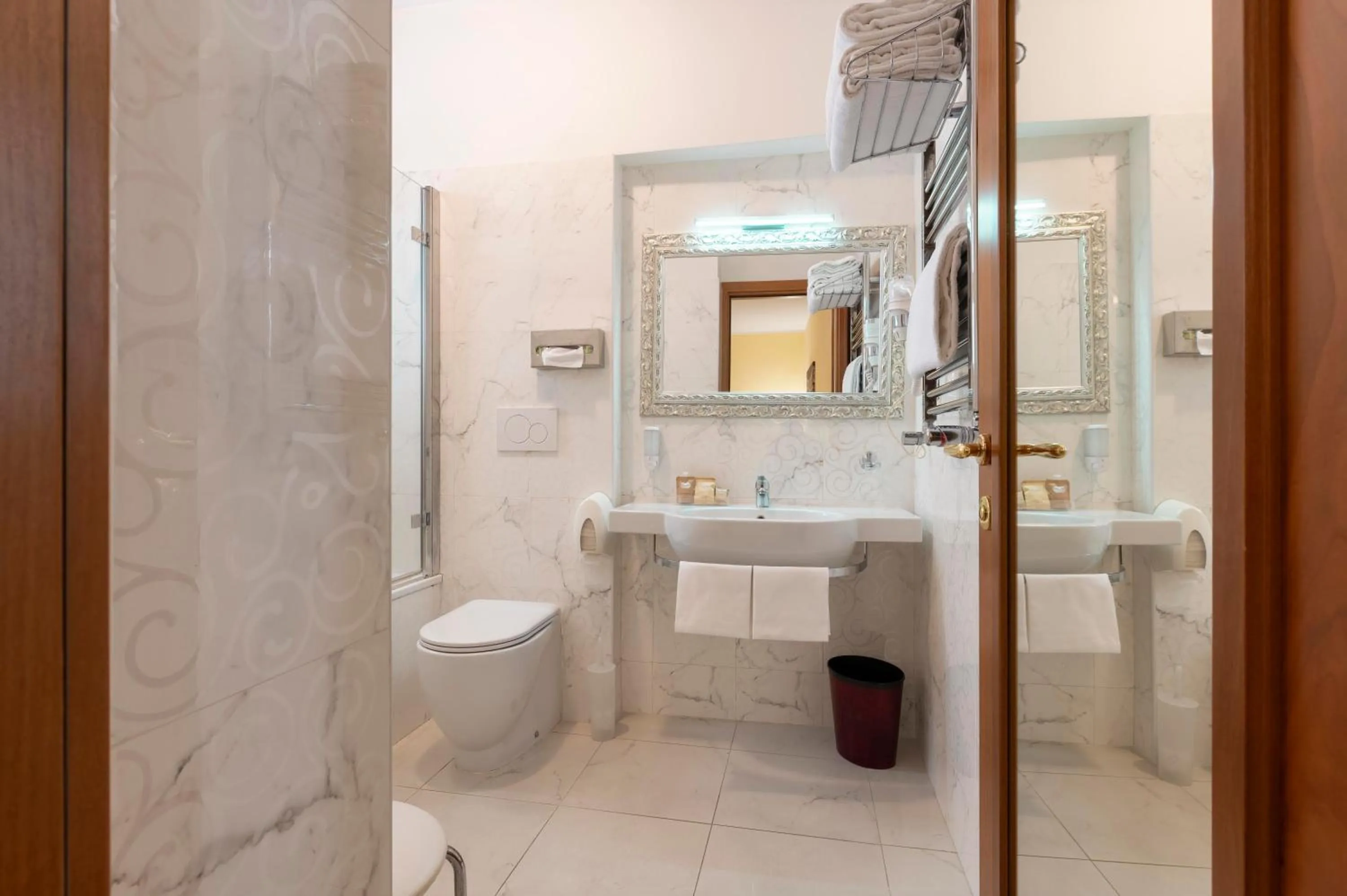 Toilet in Hotel Virgilio