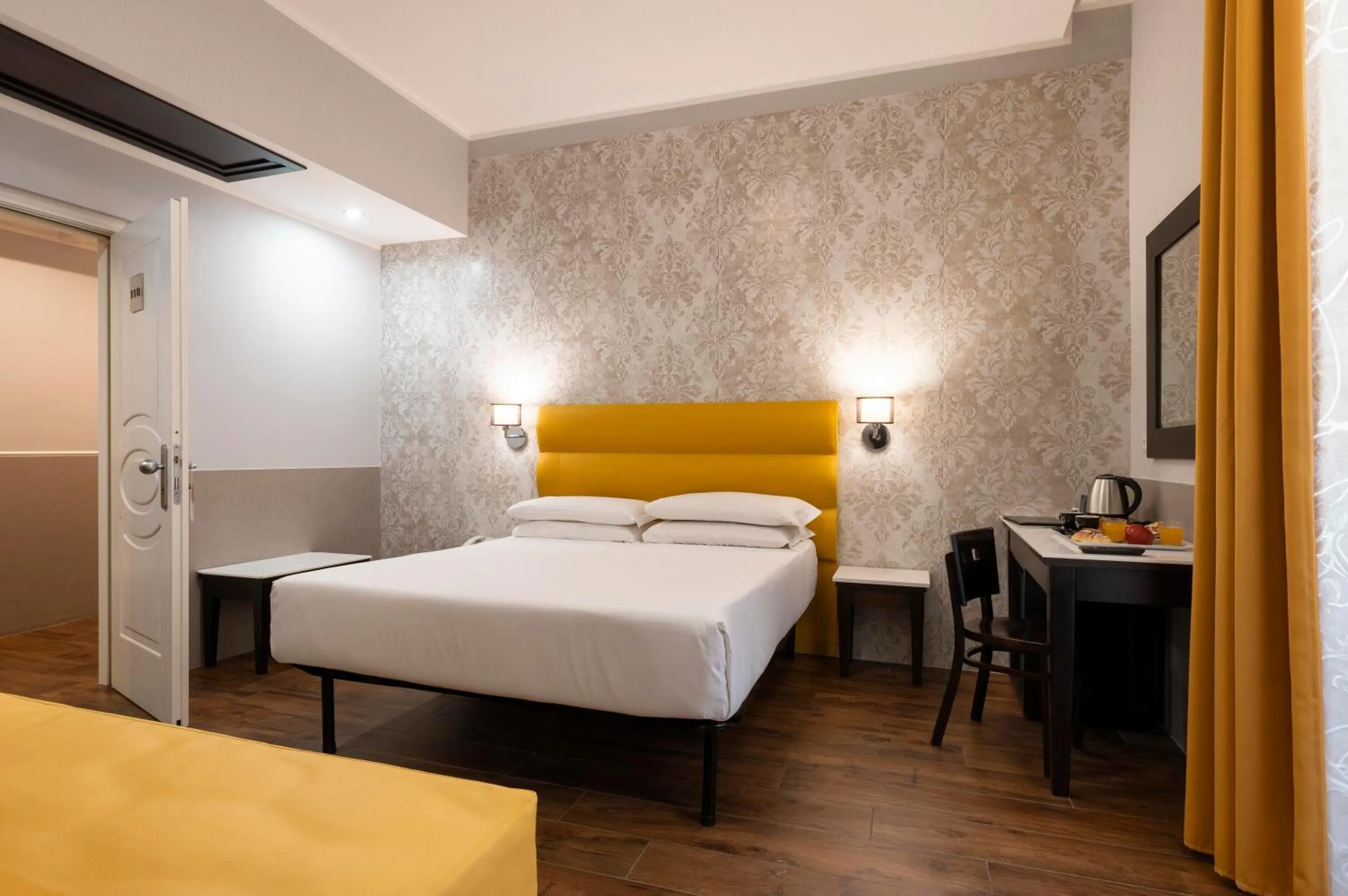 Bed in Hotel Virgilio