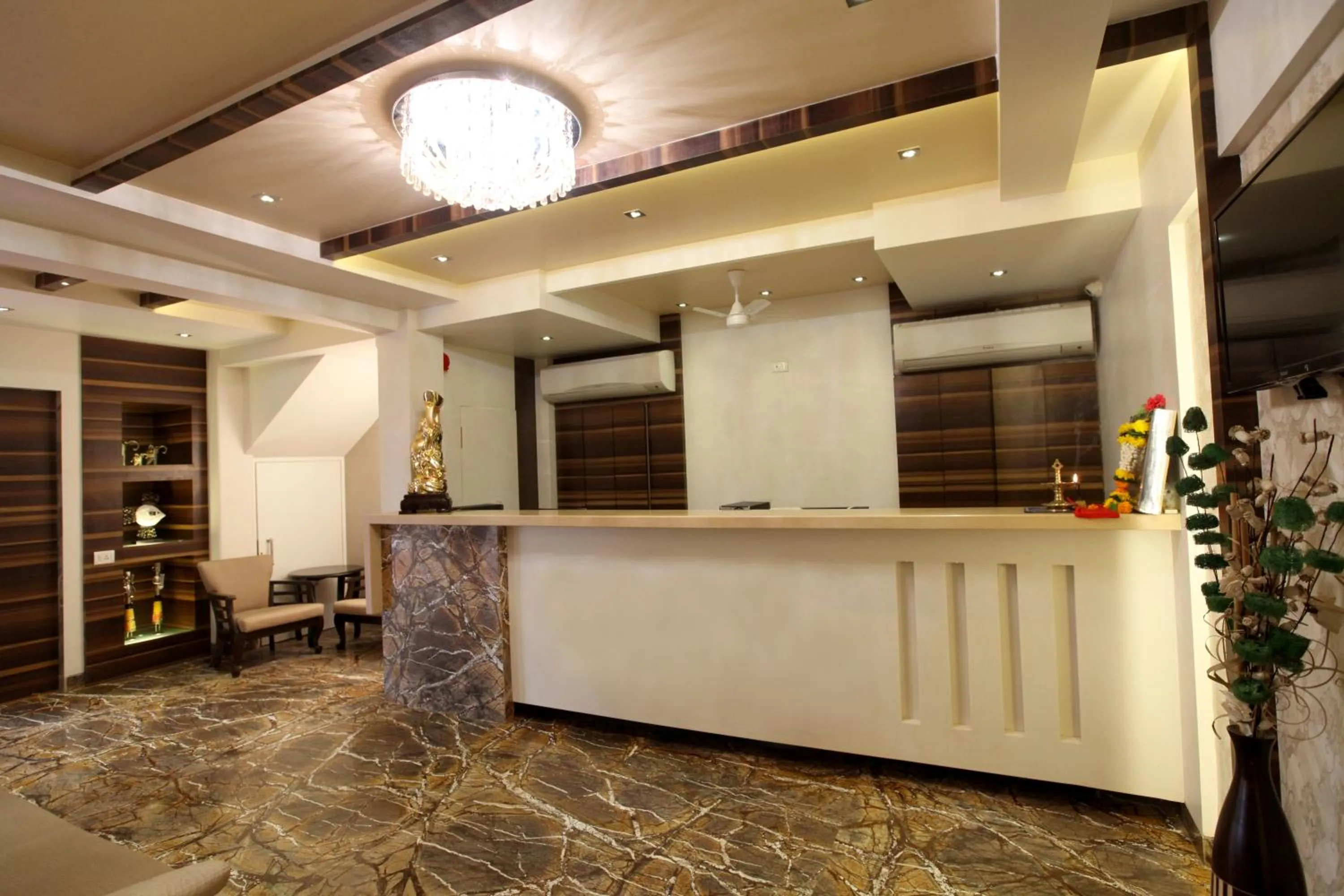 Lobby or reception in Hotel Spices Navi Mumbai