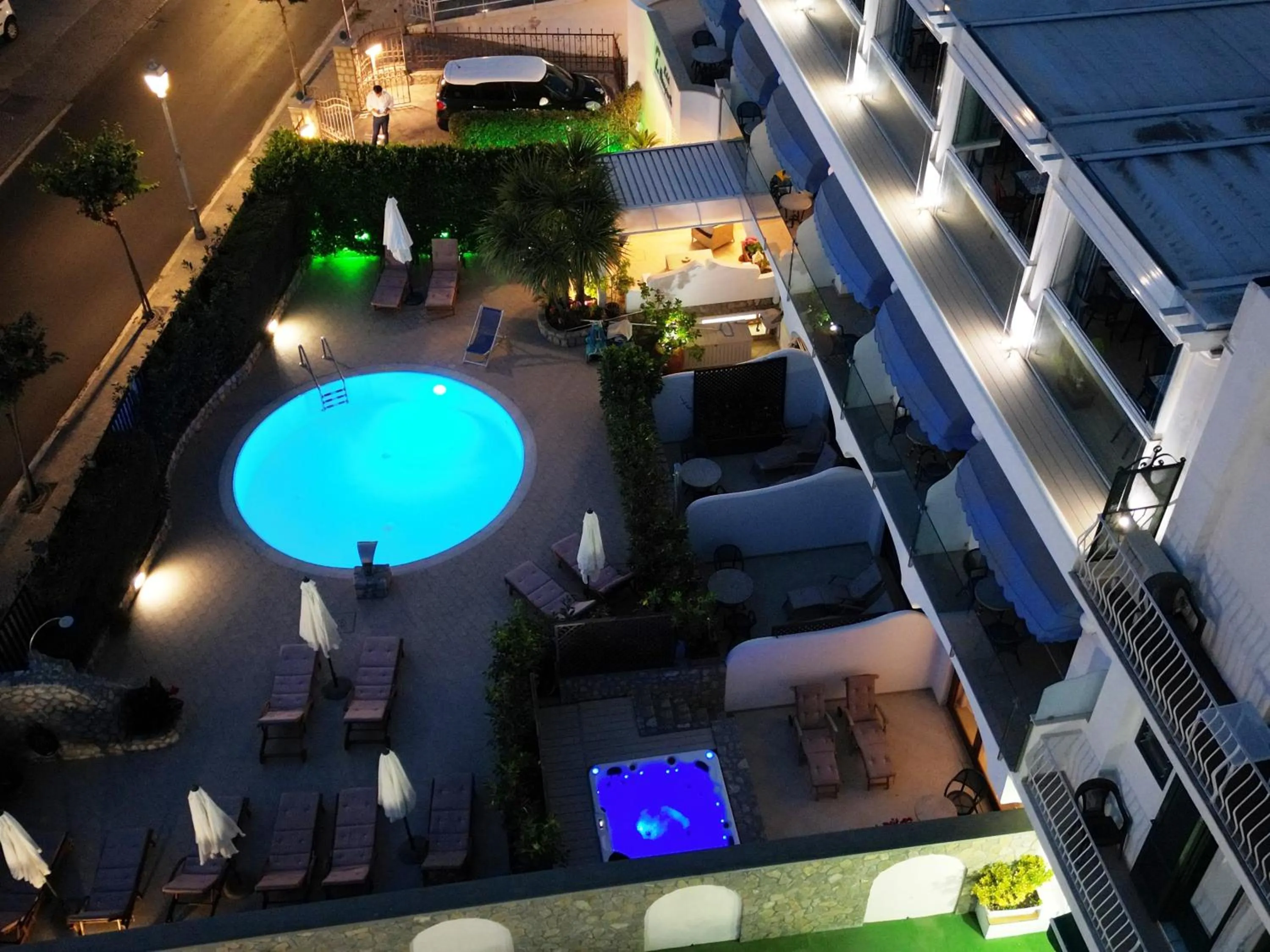 Swimming pool in Bougainville Luxury Boutique Hotel