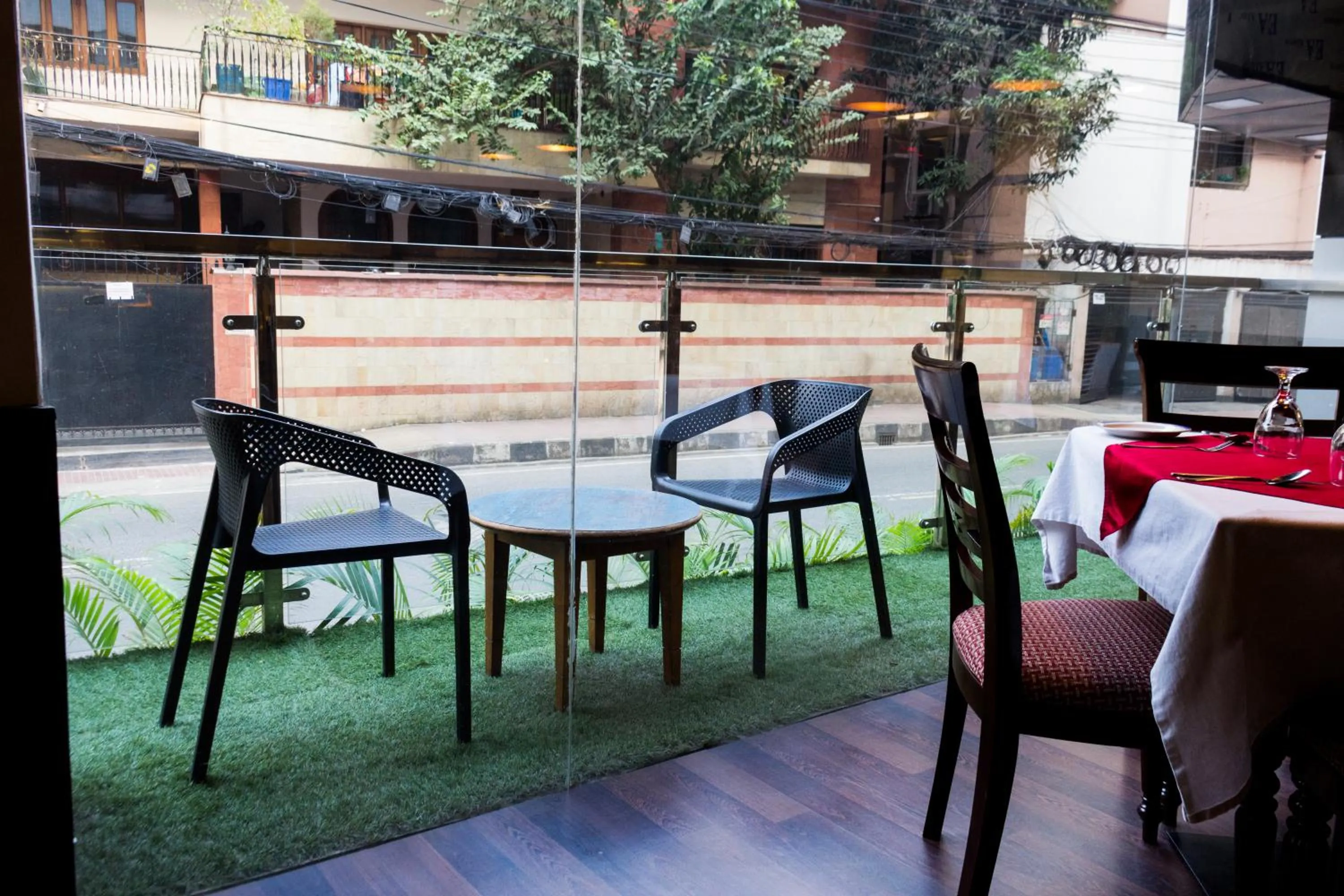 Restaurant/places to eat in Hotel The Enchanted Residence