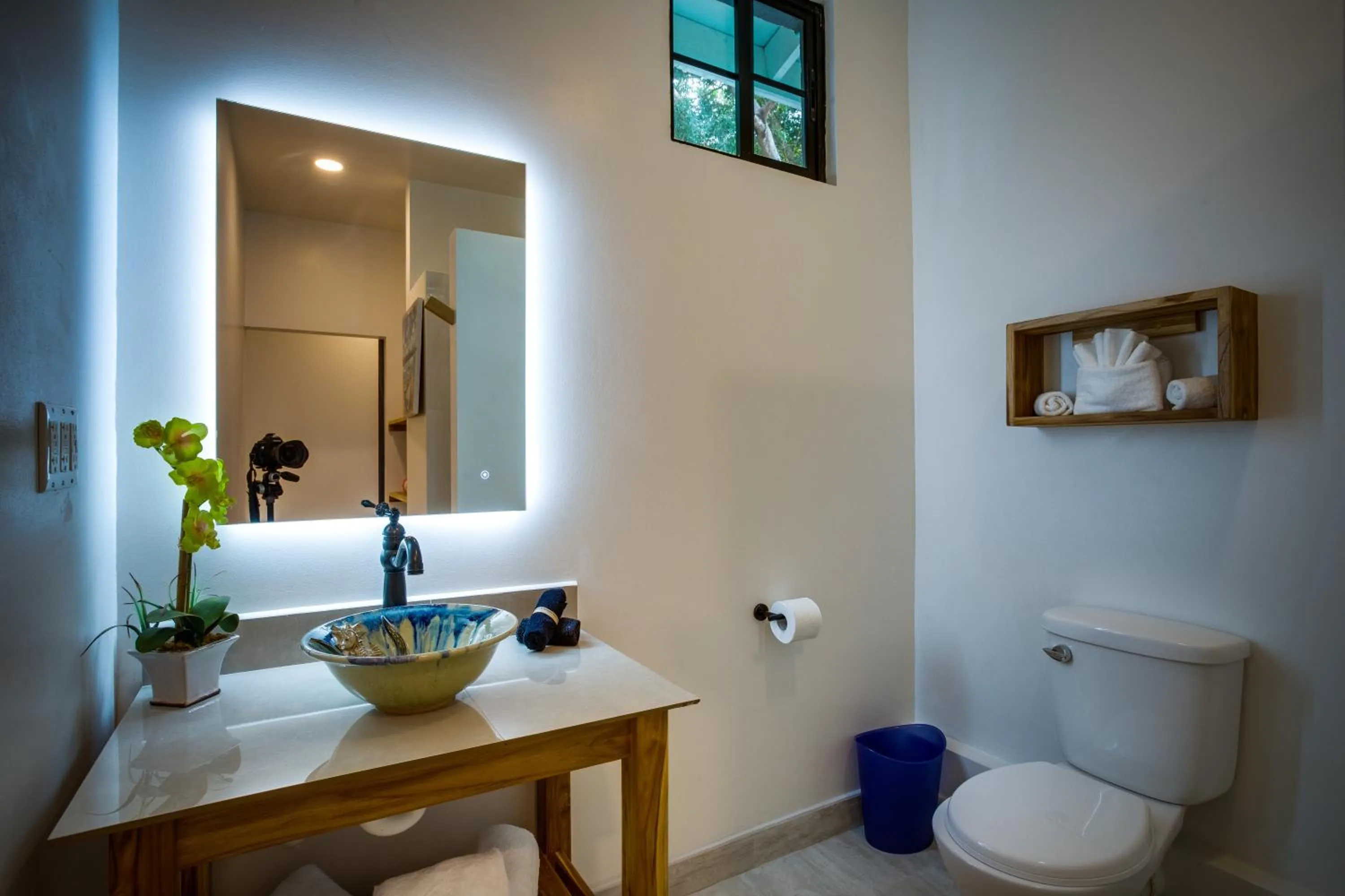 Toilet in The Sea Glass Inn