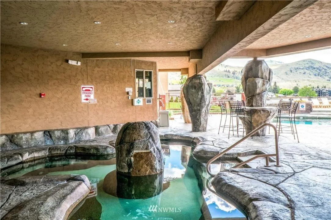 Grandview Lake Chelan- Waterfront View, Pool, Hot tub, Golf, 1 Min To Downtown