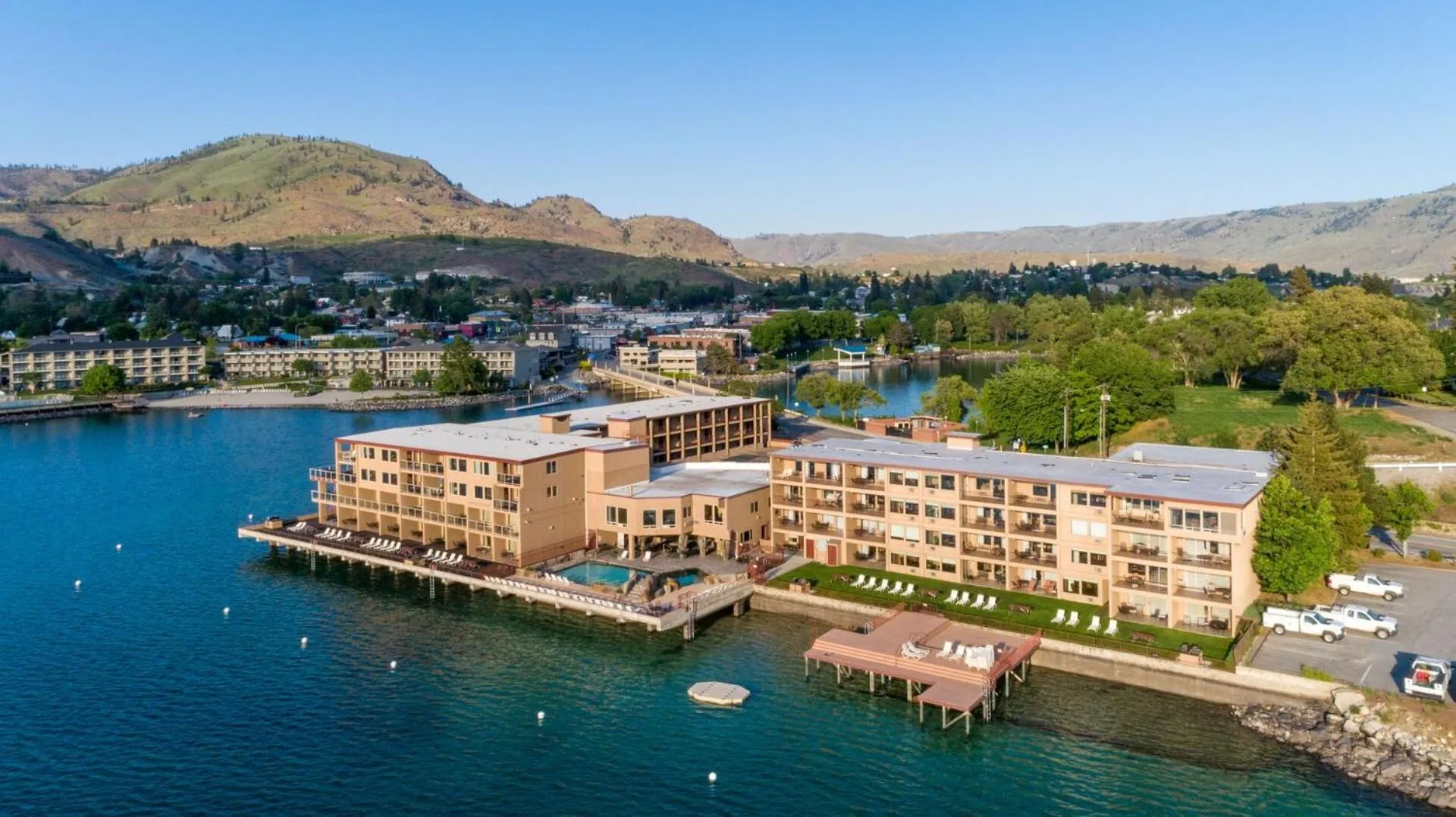 Grandview Lake Chelan- Waterfront View, Pool, Hot tub, Golf, 1 Min To Downtown