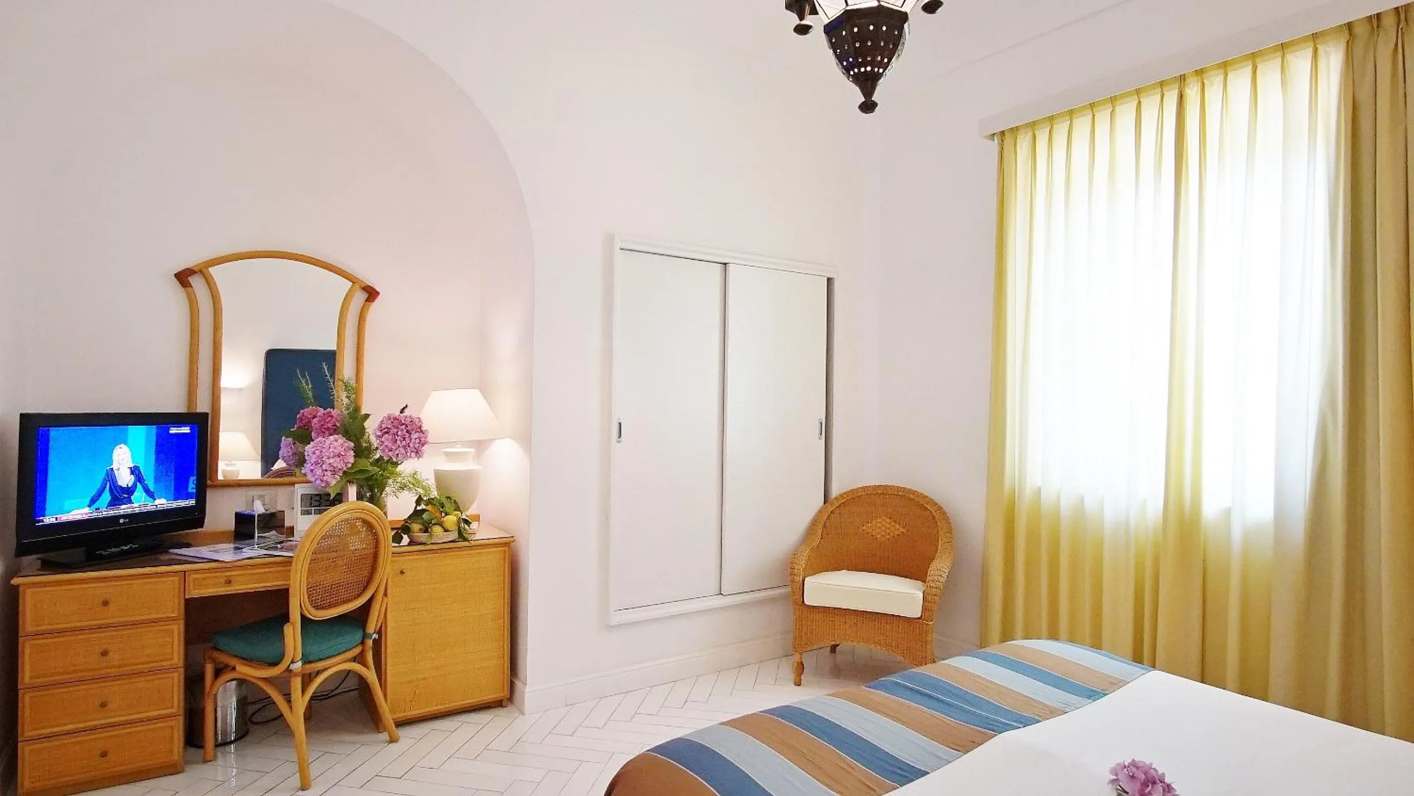 TV and multimedia, Bed in Grand Hotel Aminta