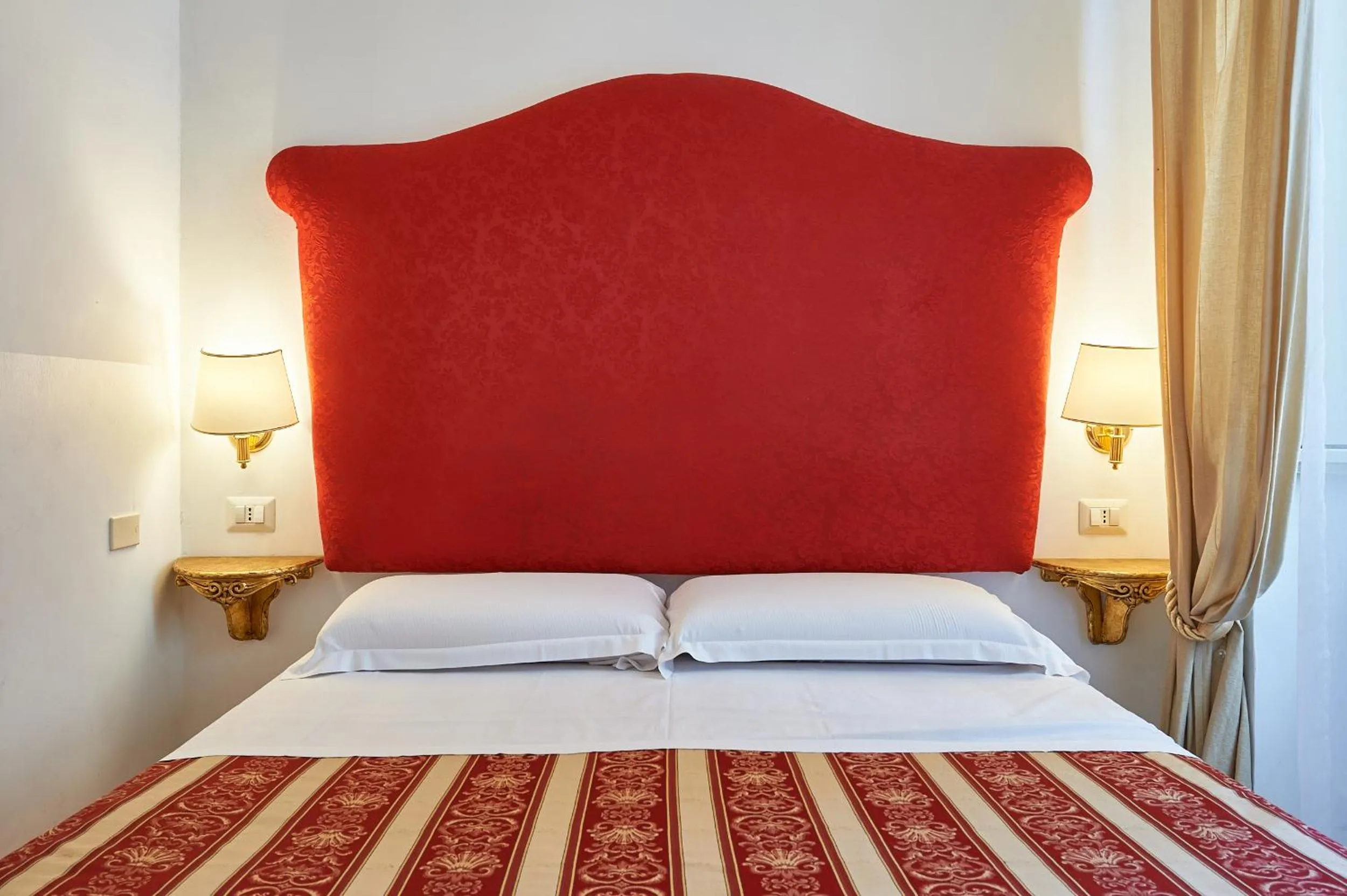 Bedroom, Bed in Hotel Virginia