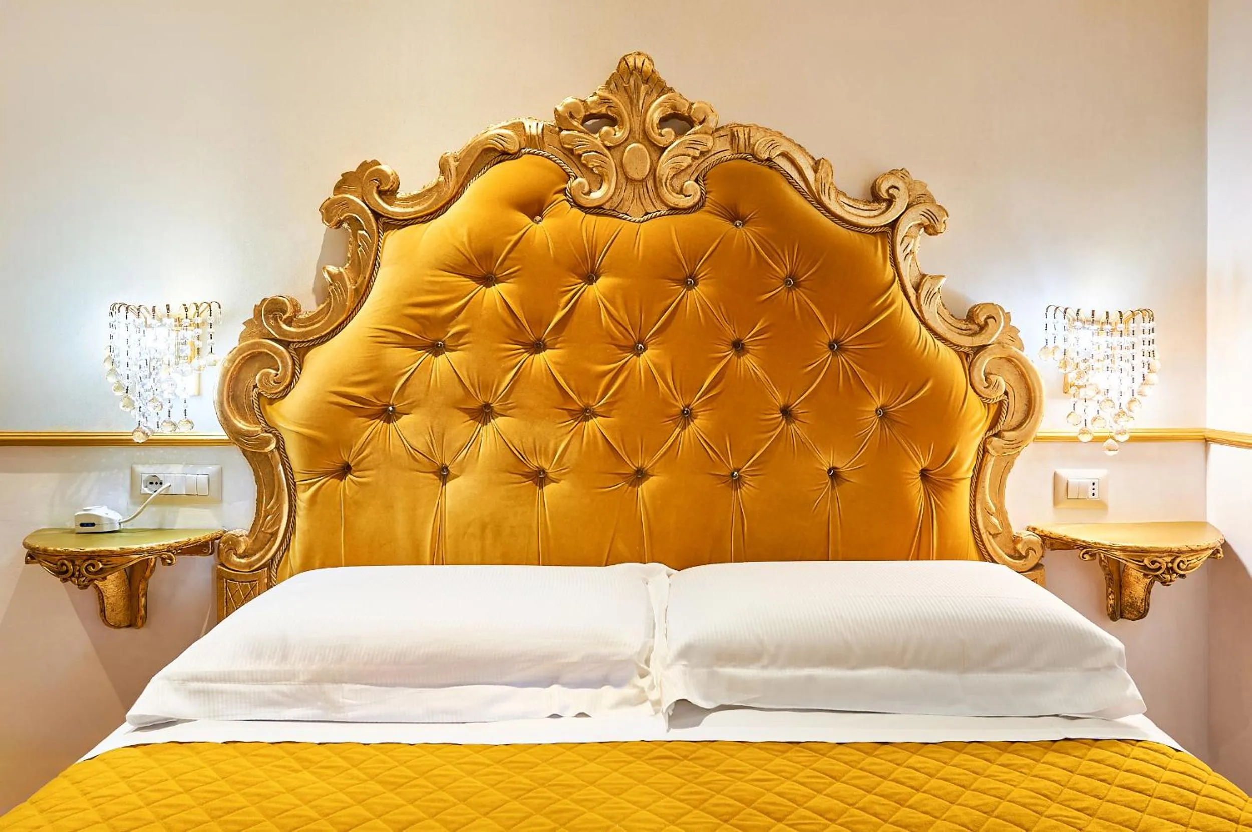 Bed in Hotel Virginia