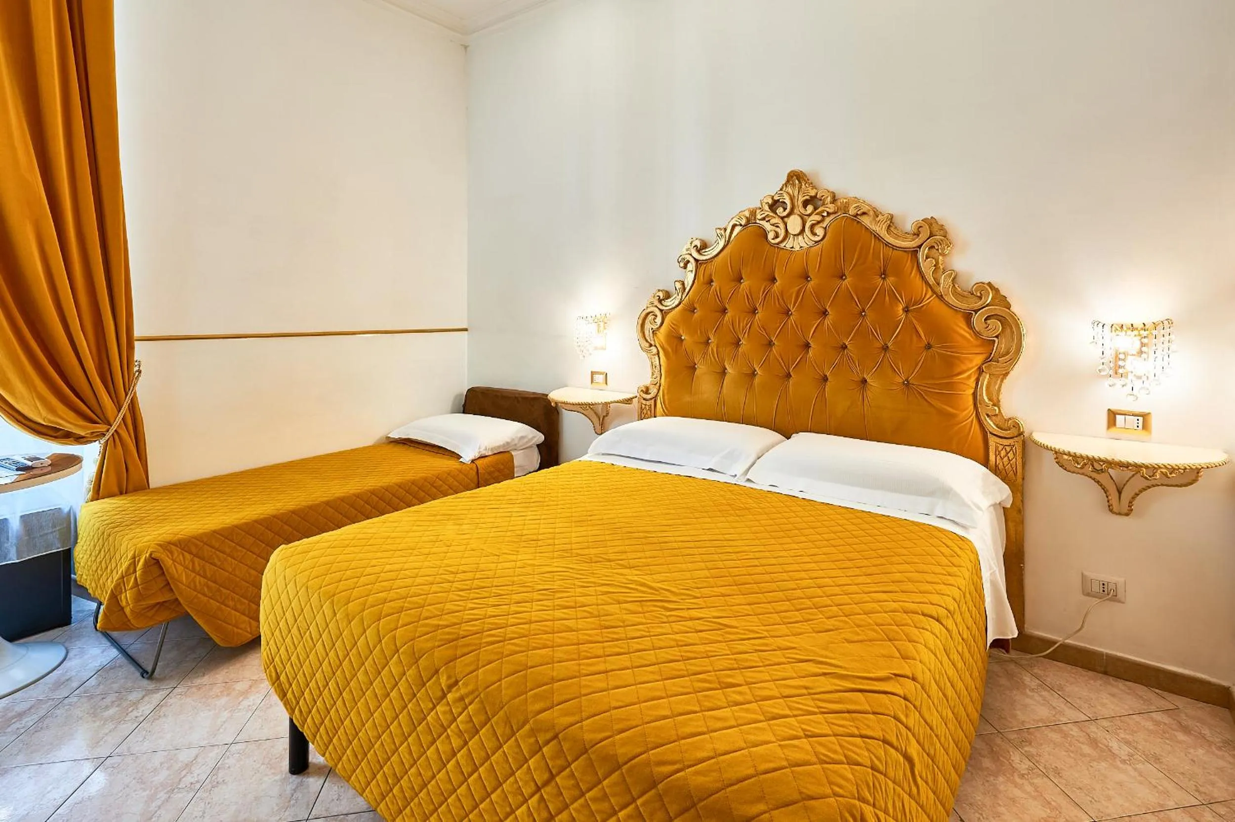 Bed in Hotel Virginia