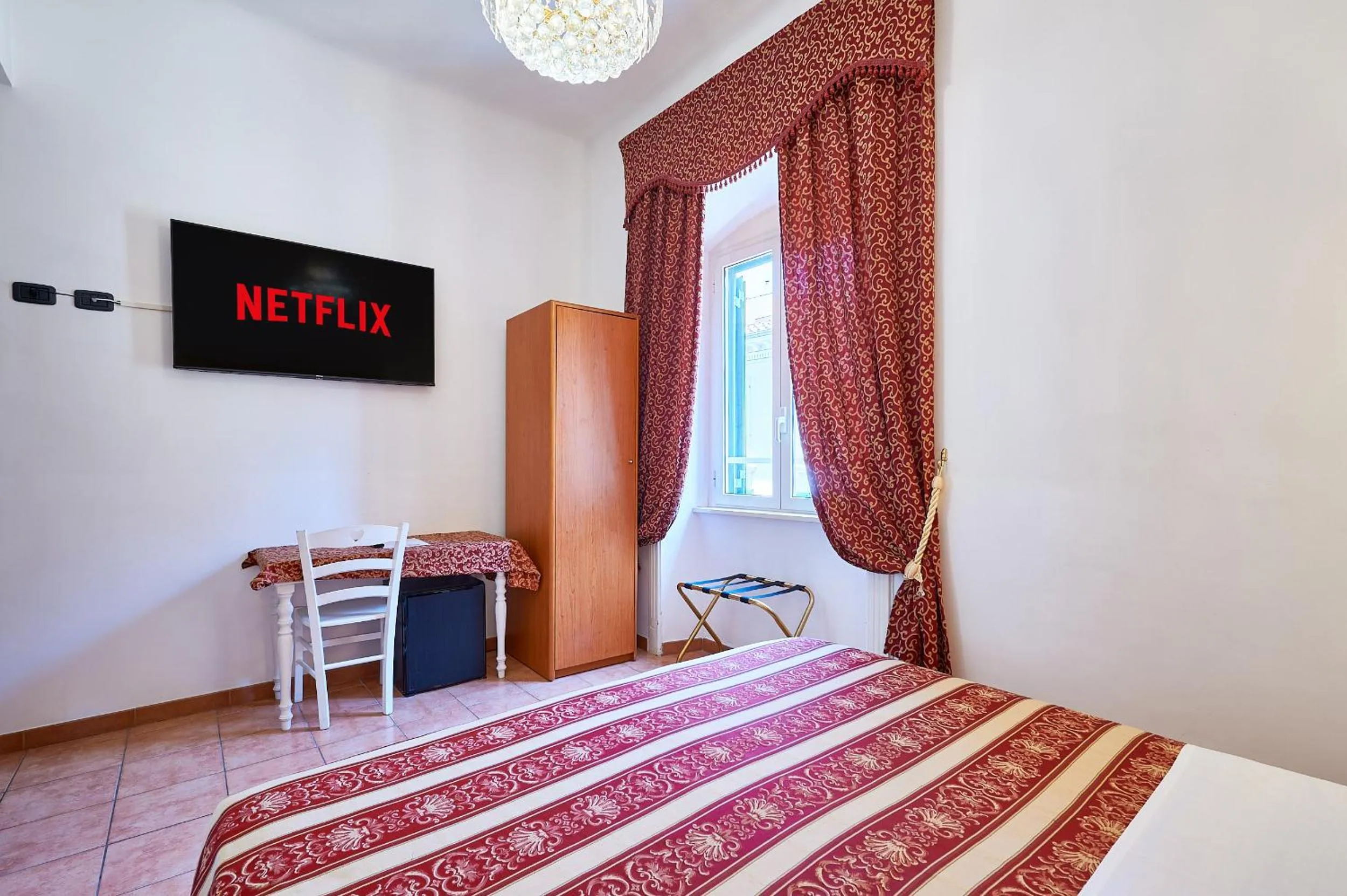 TV and multimedia, Bed in Hotel Virginia