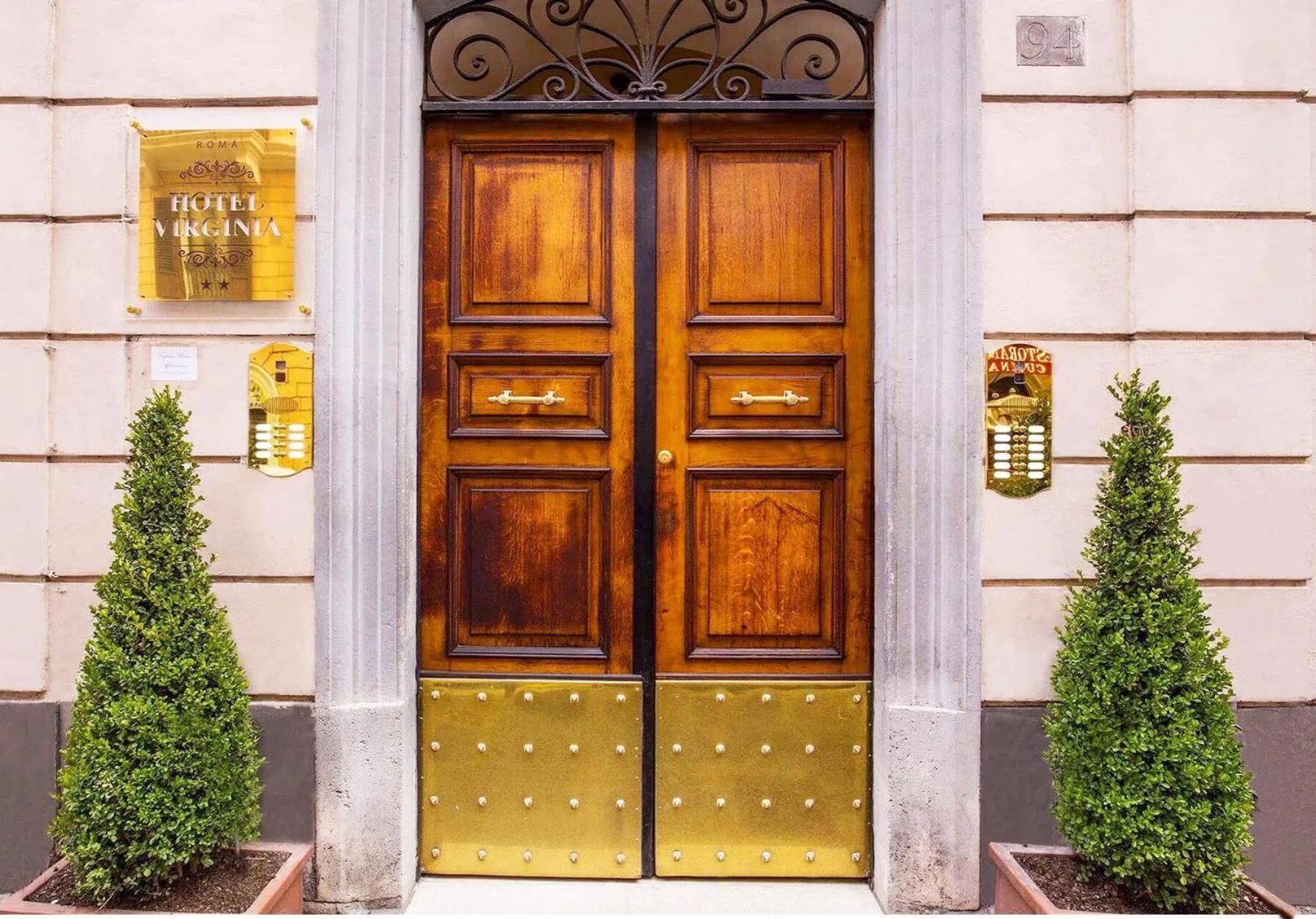 Property building in Hotel Virginia