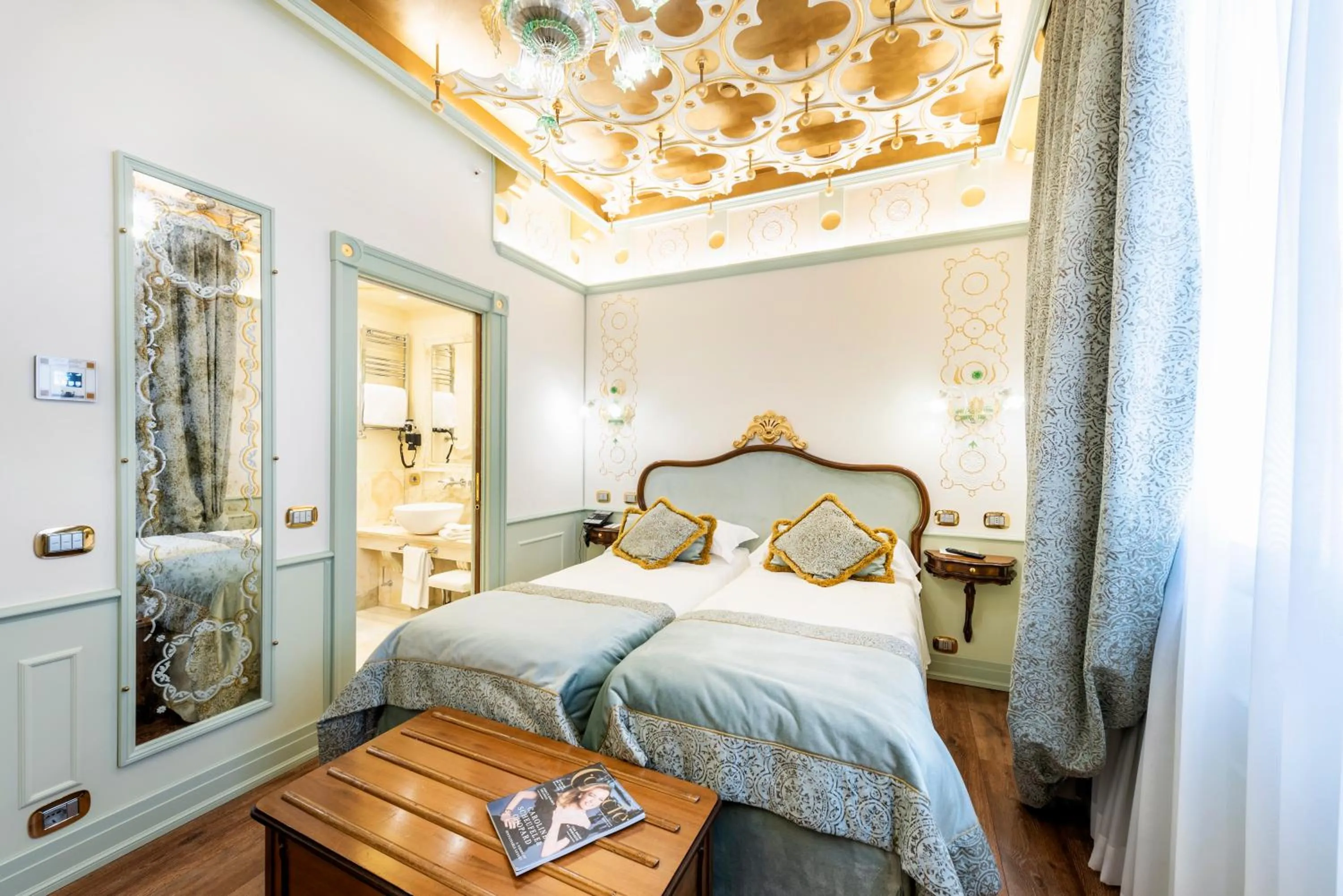 Bedroom, Bed in Monaco & Grand Canal
