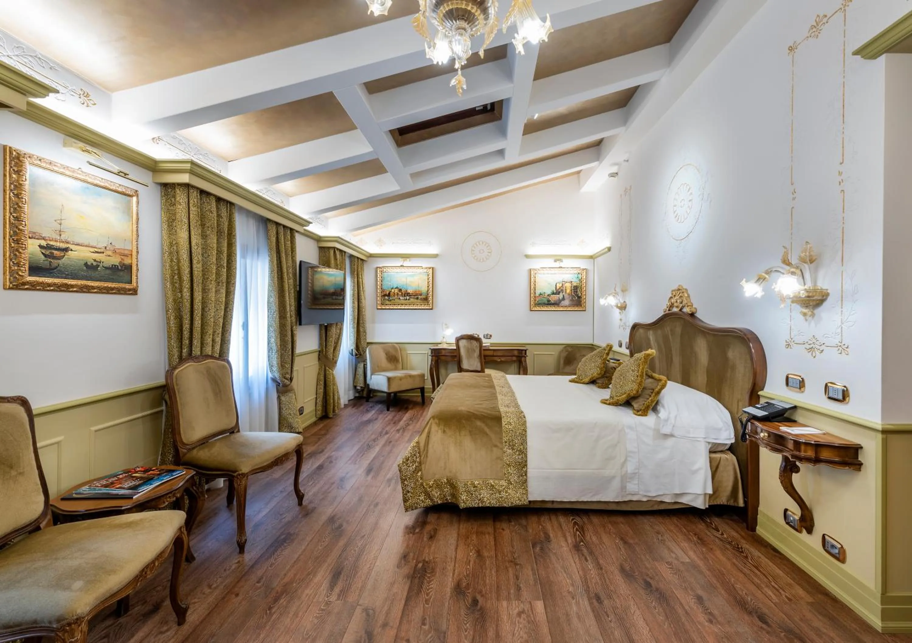 Bedroom, Bed in Monaco & Grand Canal