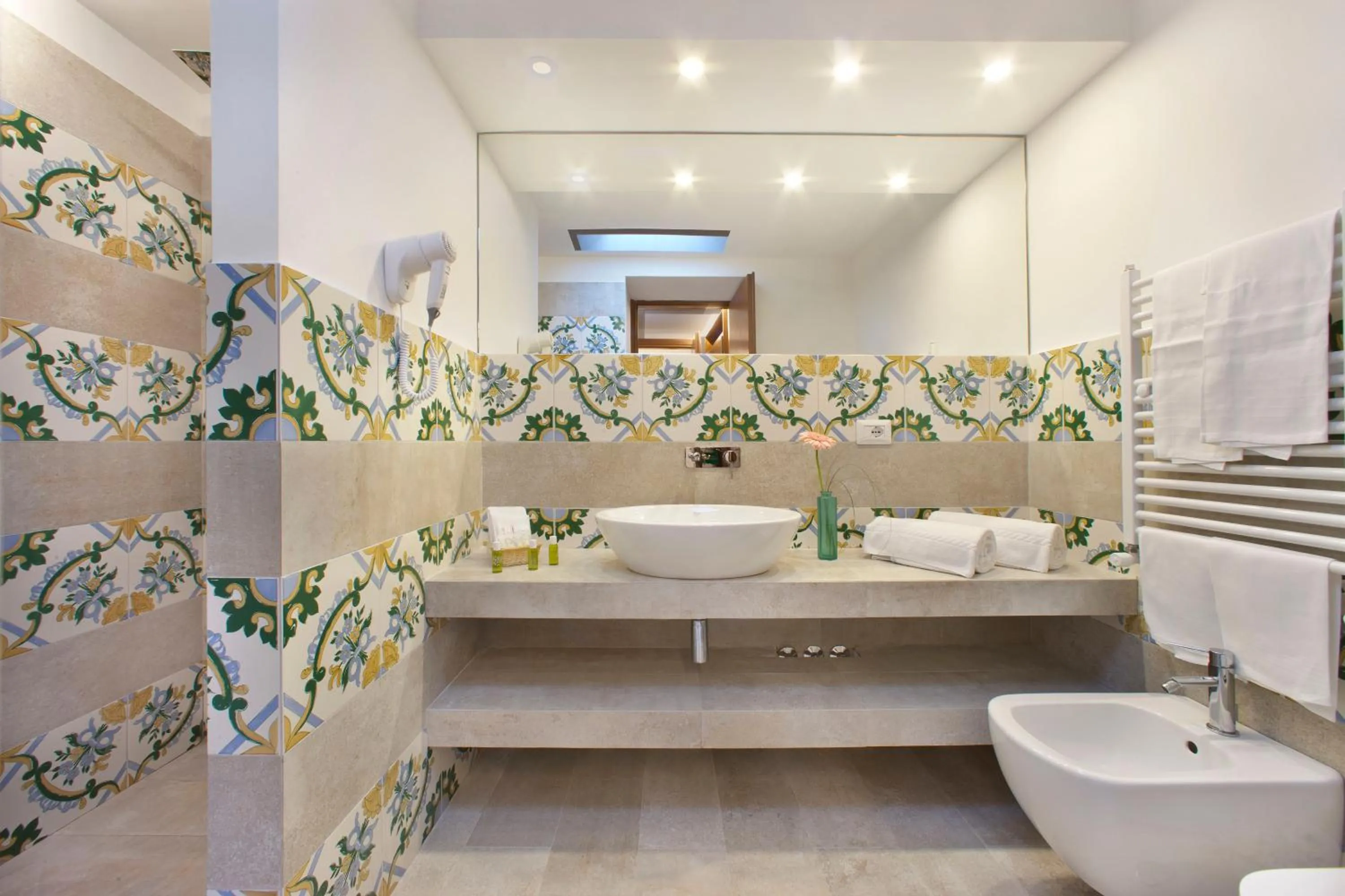 Shower in Hotel Alpha